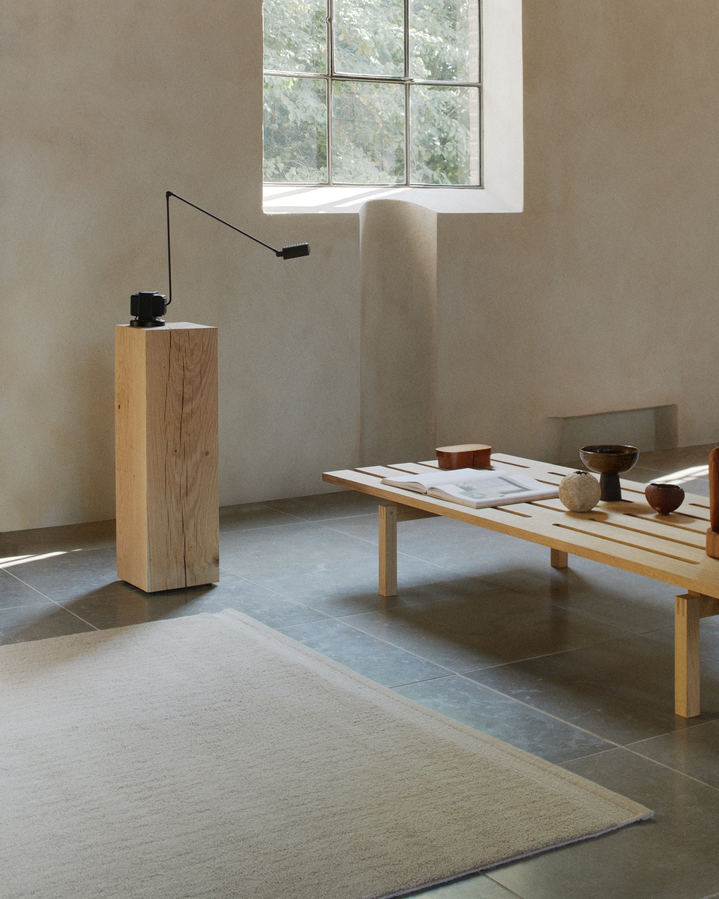 Vloerkleed HUSHED FRAME beige