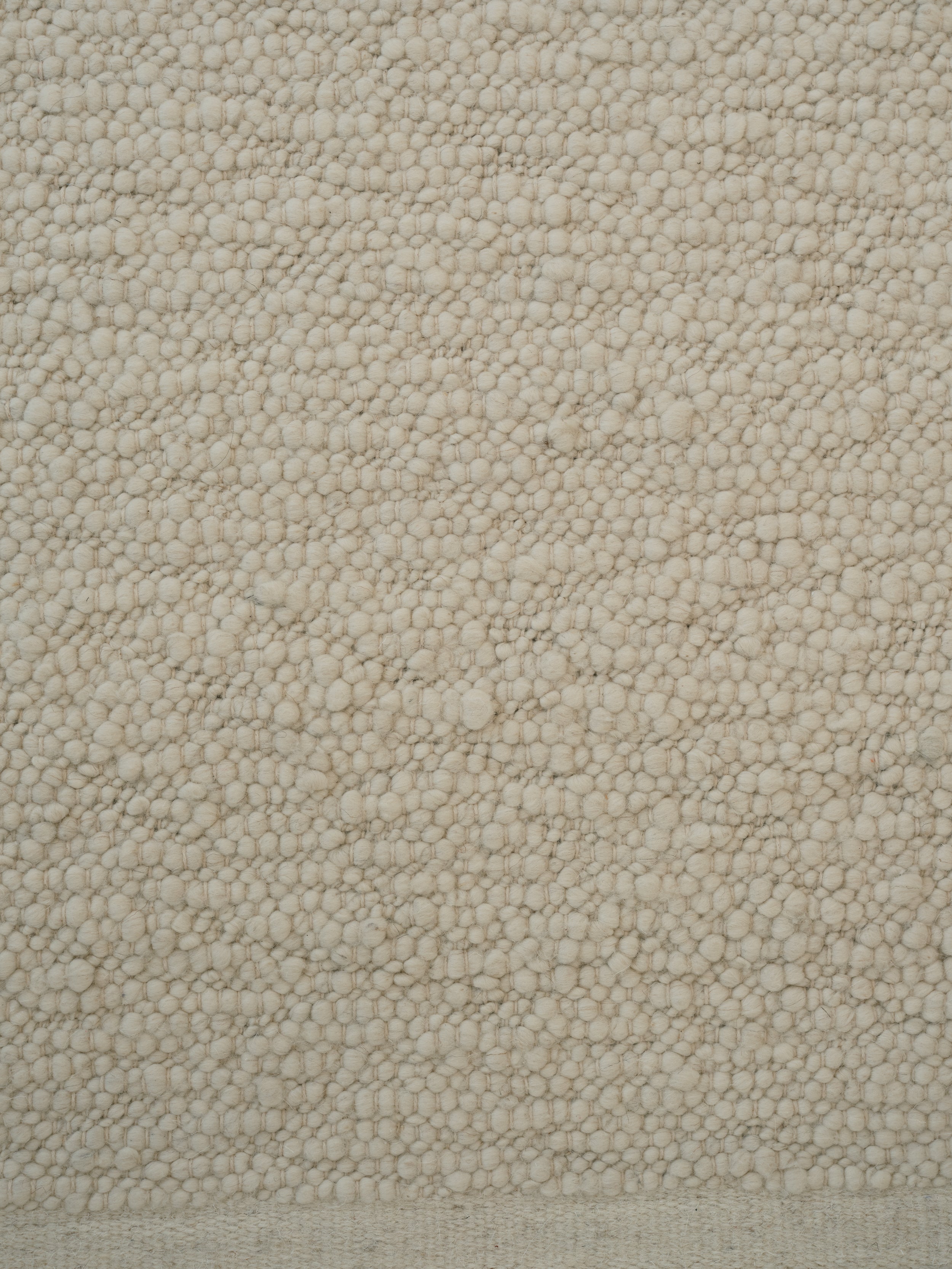 PEBBLED POEM Rug Broken White