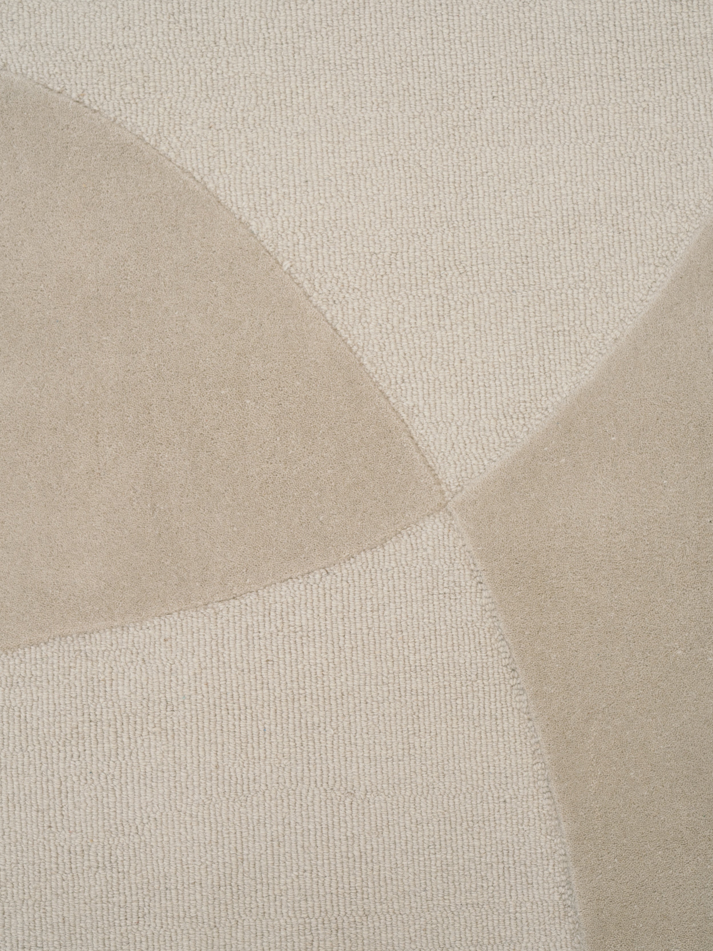 Split plains rug beige