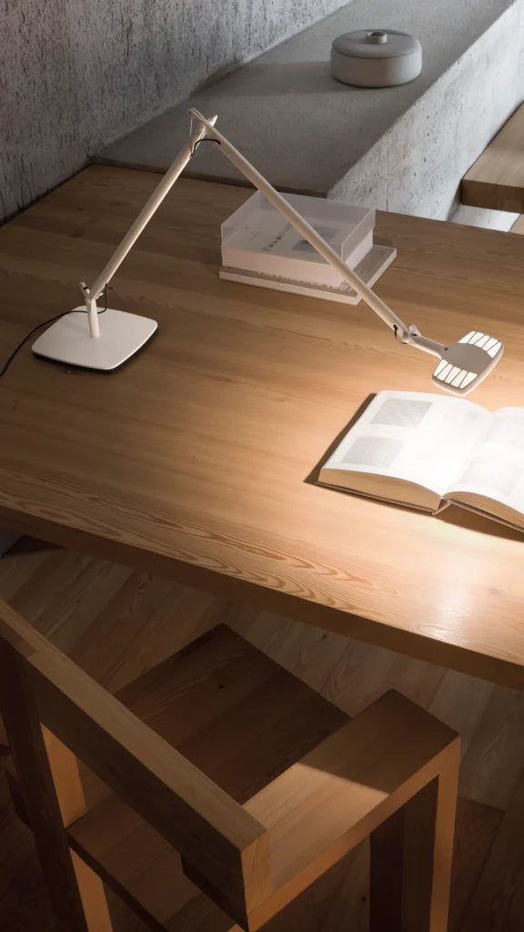 OTTO WATT black desk lamp