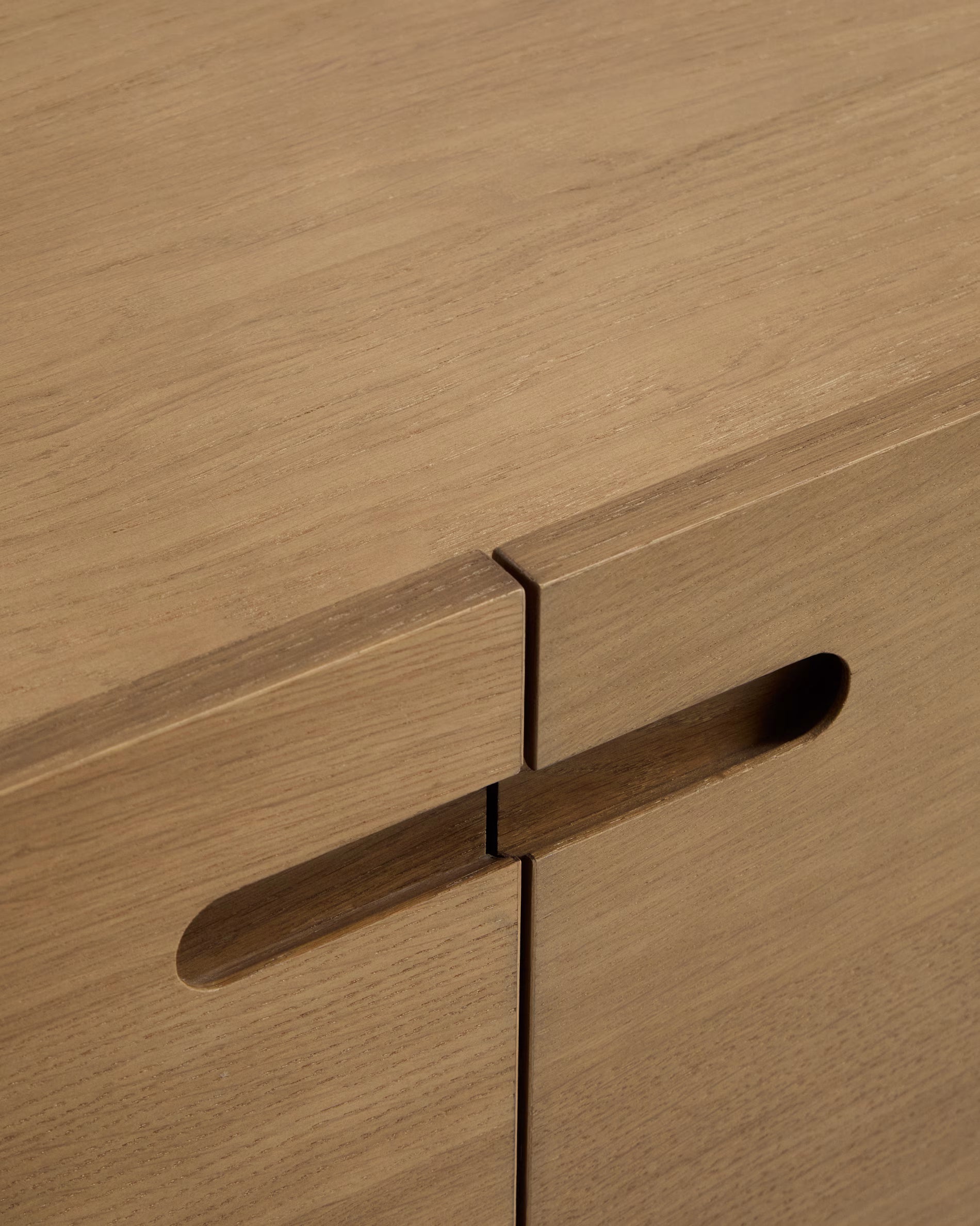 TV-meubel ARELIDA eikenfineer