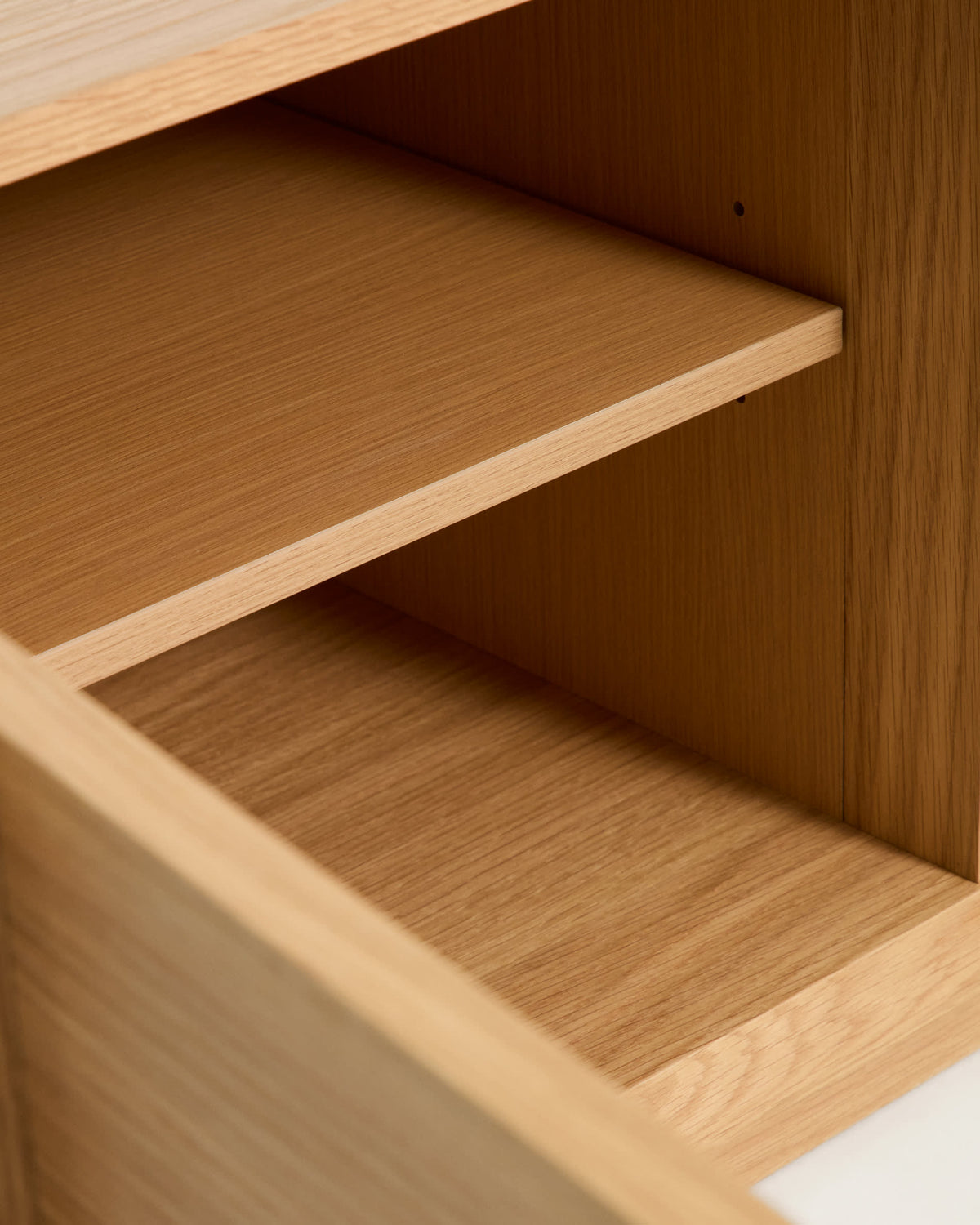 Szafka RTV ONIX naturalny fornir dębowy – ujęcie 4