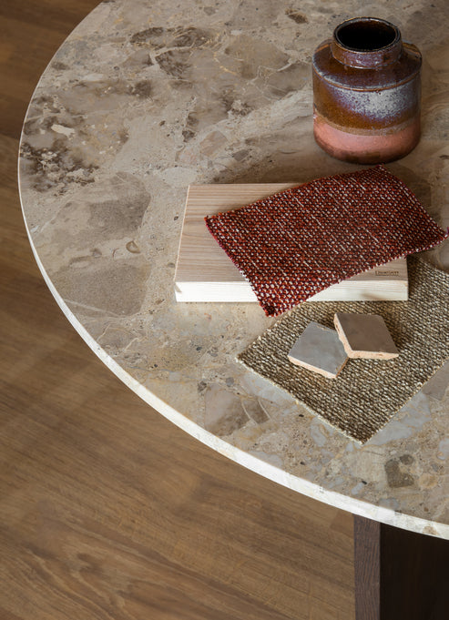 Round Table ANDROGYNE Beige Marble with Dark Oak Base