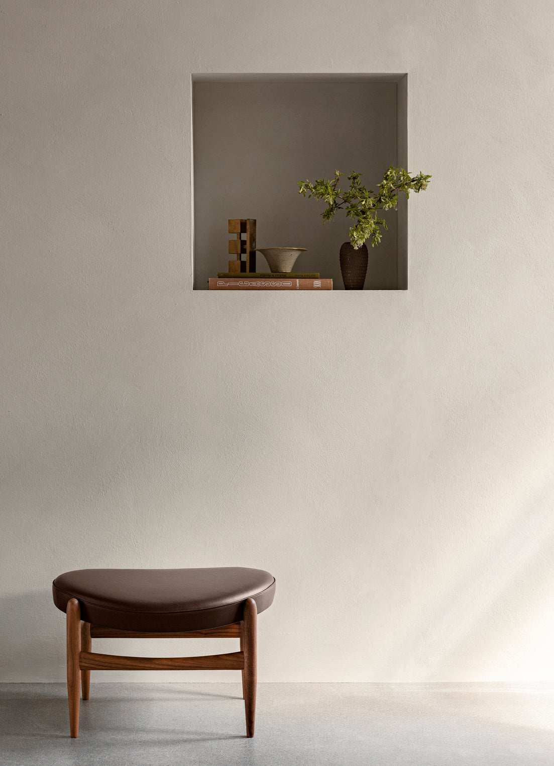 ELIZABETH cream footrest with oak base