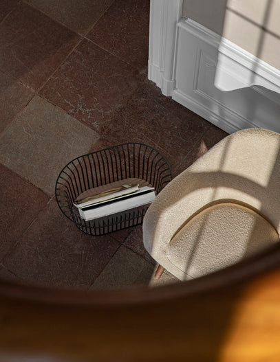 HARBOUR armchair black leather with black oak base