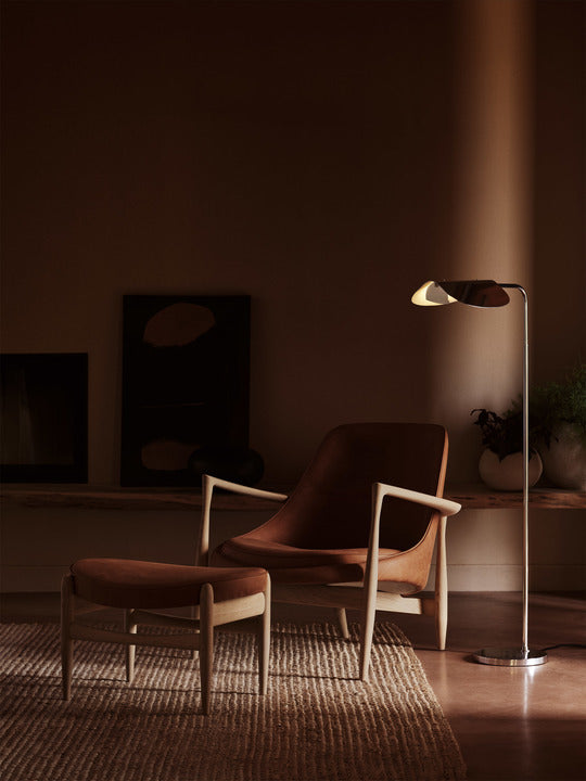 ELIZABETH armchair in cognac leather with walnut base