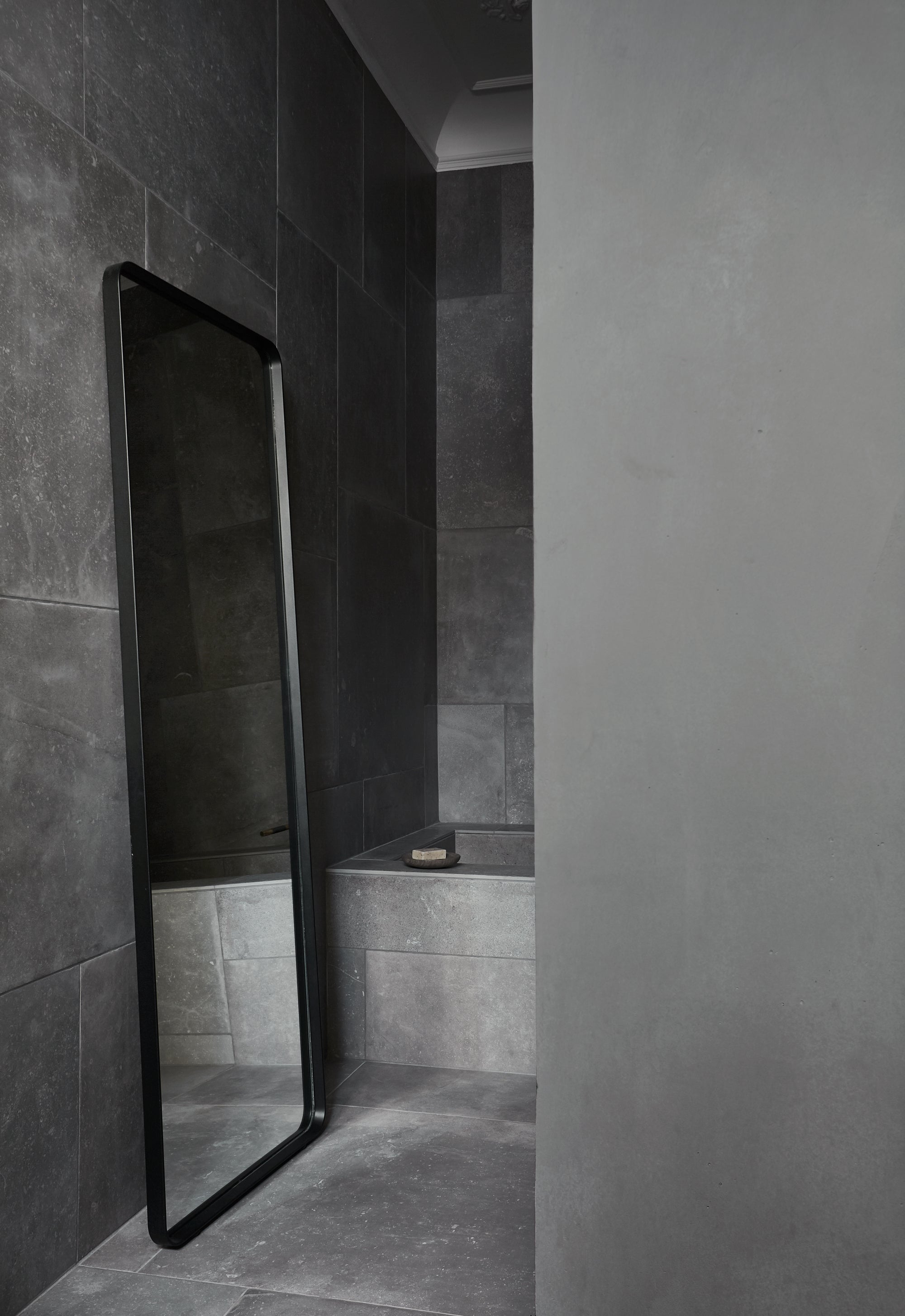 NORM Spiegel schwarz