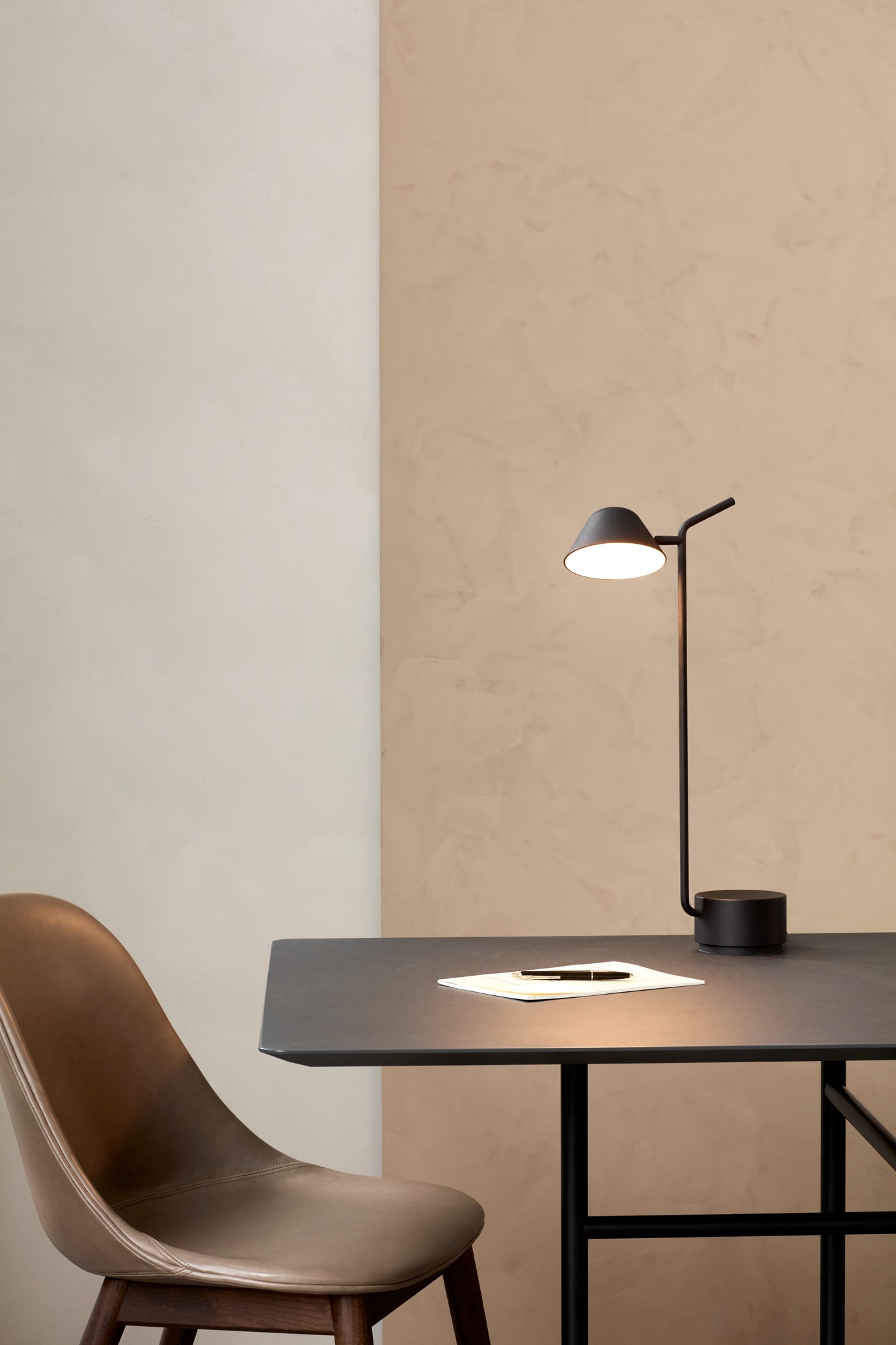 HARBOUR office chair gray leather with black base