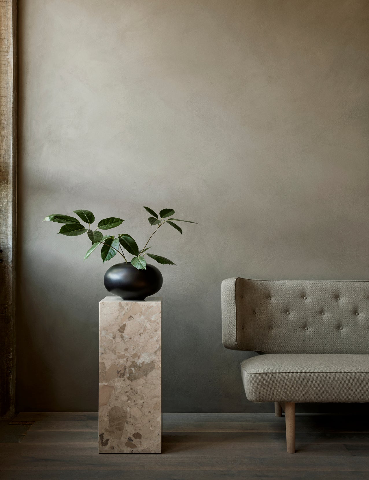 3-seater Sofa RADIOHUS beige with oak base