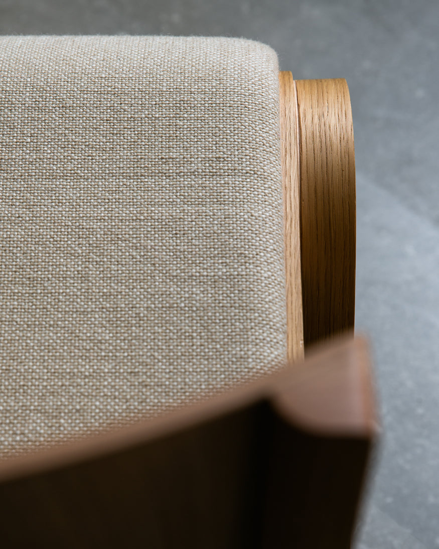 READY chair cream with dark oak base