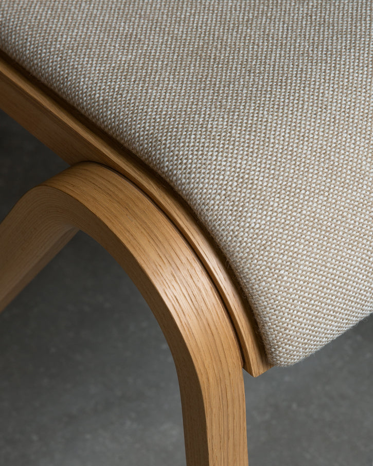 READY chair cream with dark oak base