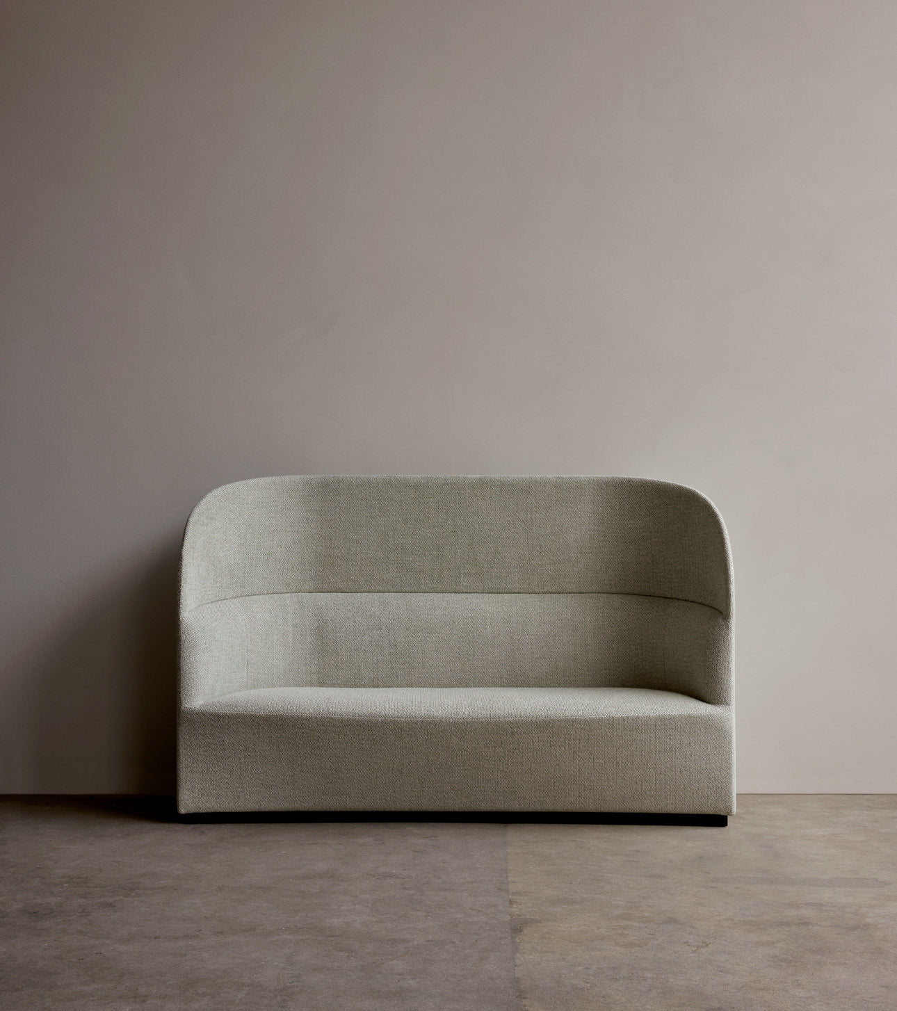 Sofa mit hohem Rücken TEAROOM braun