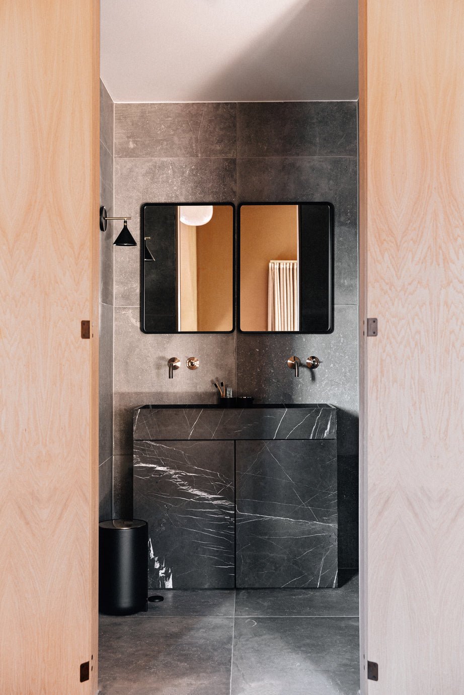 Wandspiegel NORM schwarz