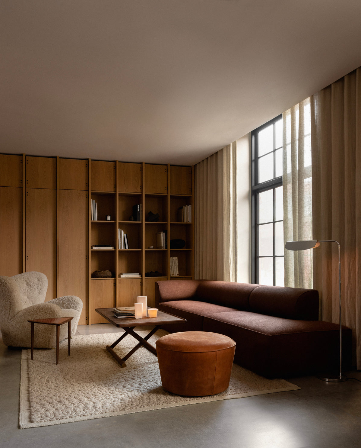 Stehlampe WING aus poliertem Aluminium