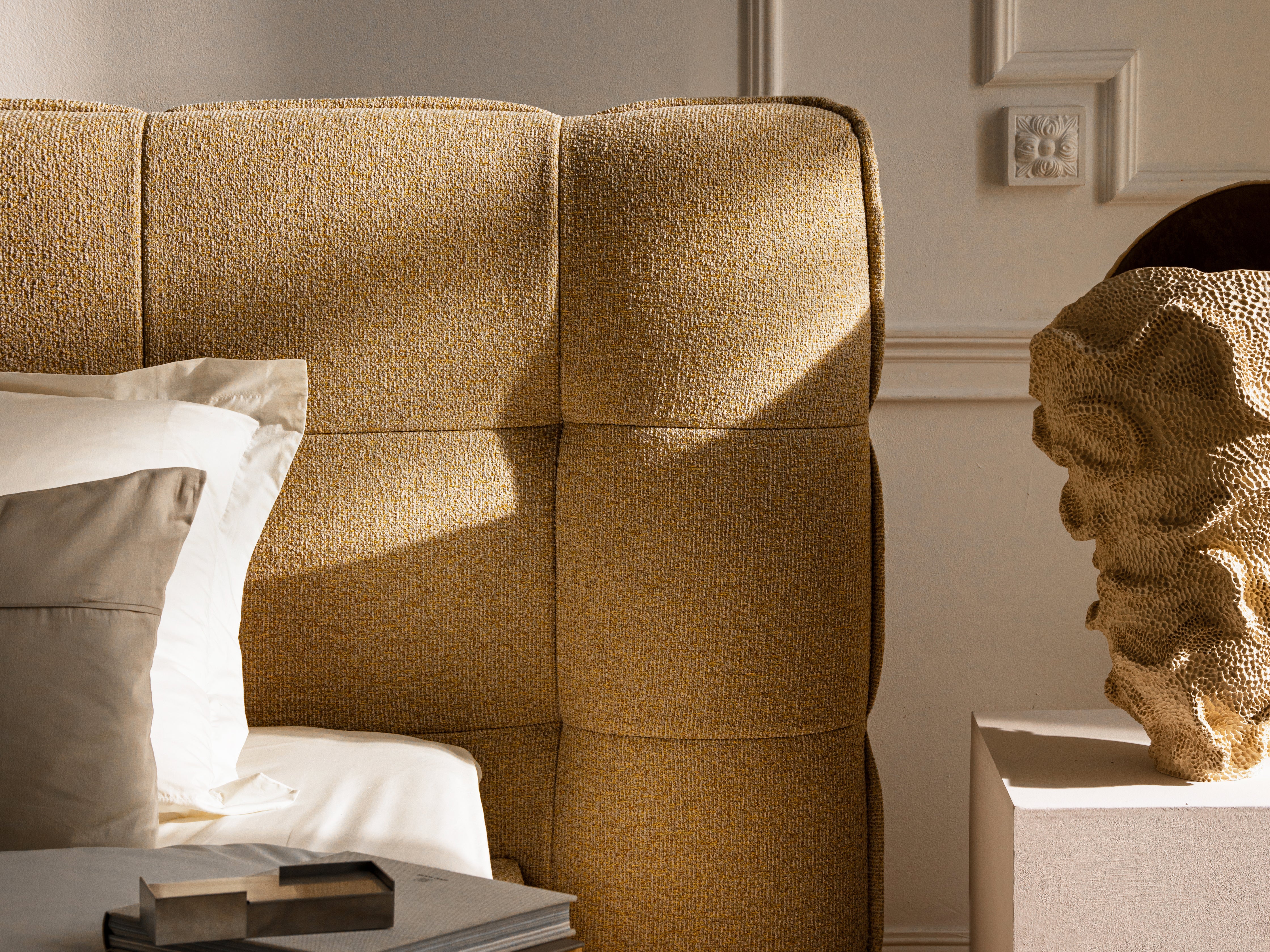 ERIC Bed Ivory Boucle