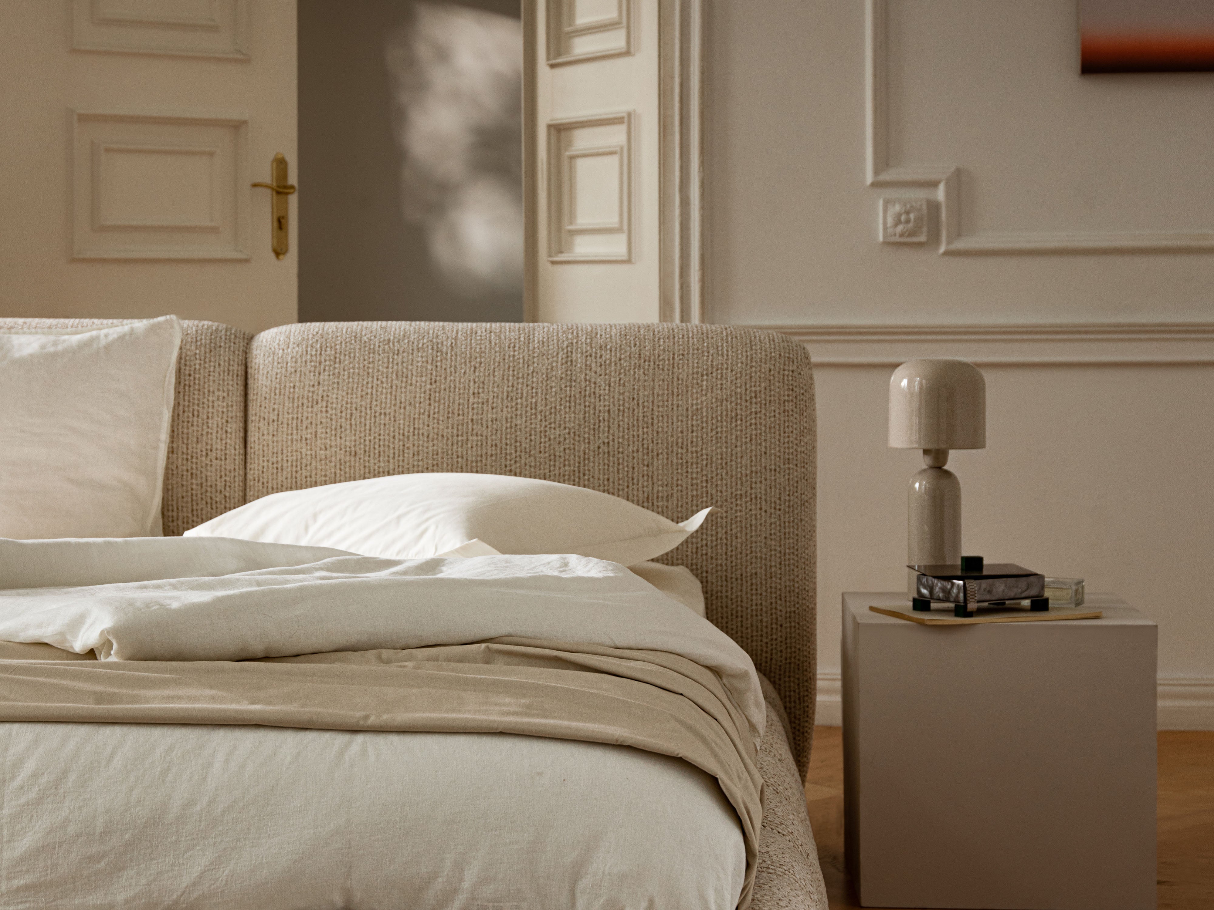 Velvet bed SOLANGE amandelbeige