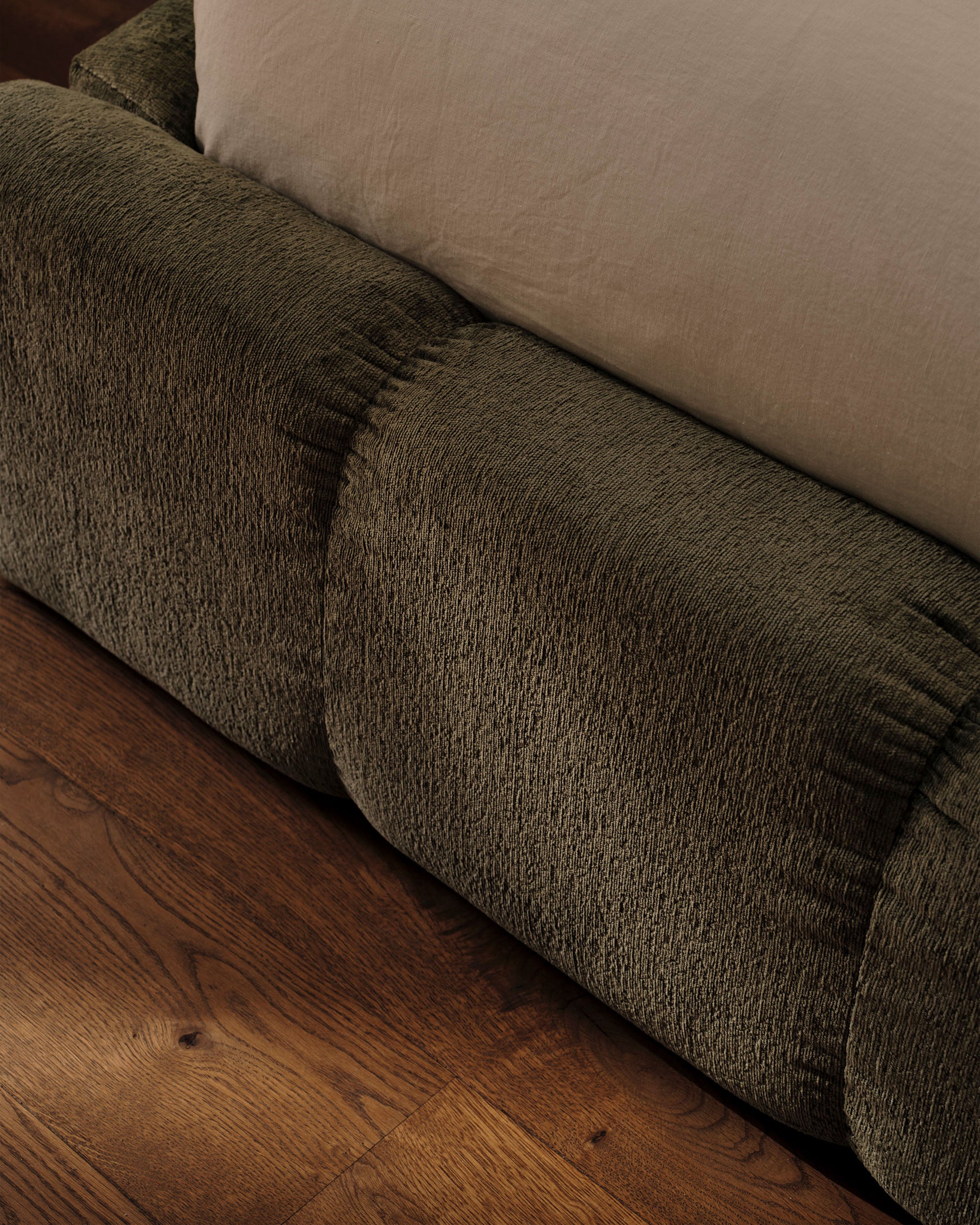 Velvet bed met opbergruimte LUPINE grijs