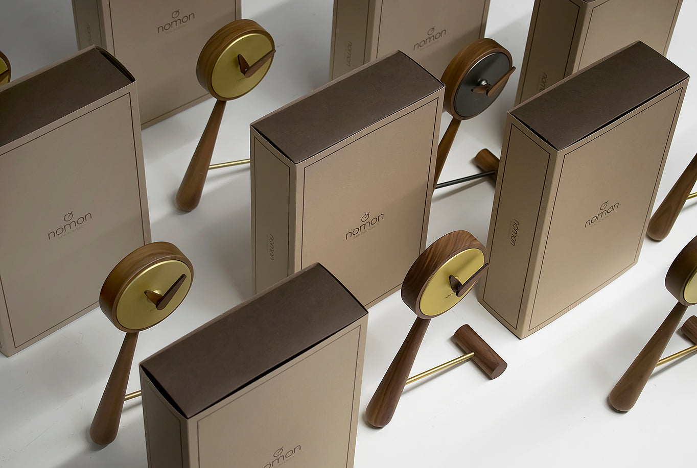 MINI PUNTERO table clock walnut wood with graphite finish