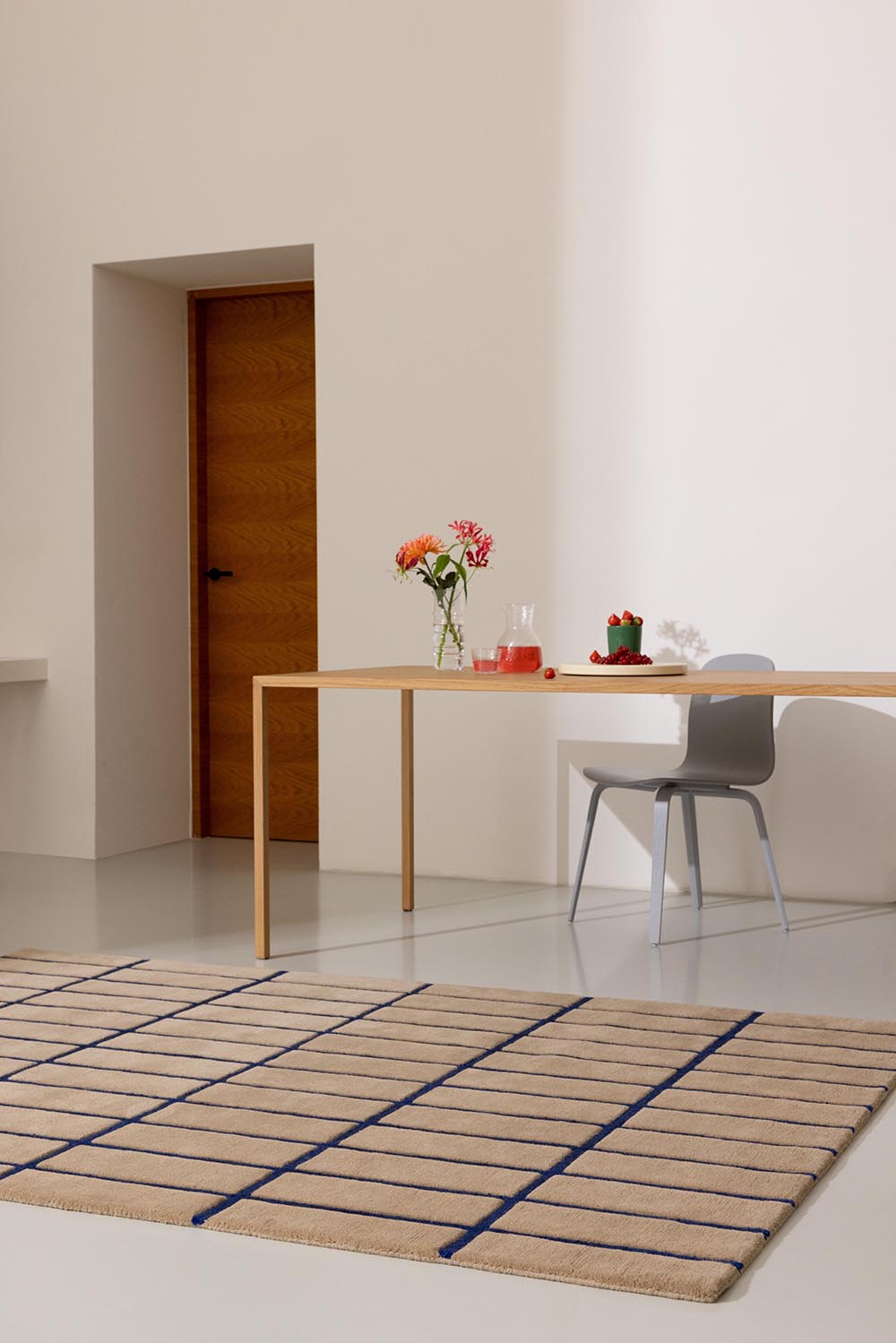 Wollen tapijt TILISKIVI beige met blauw