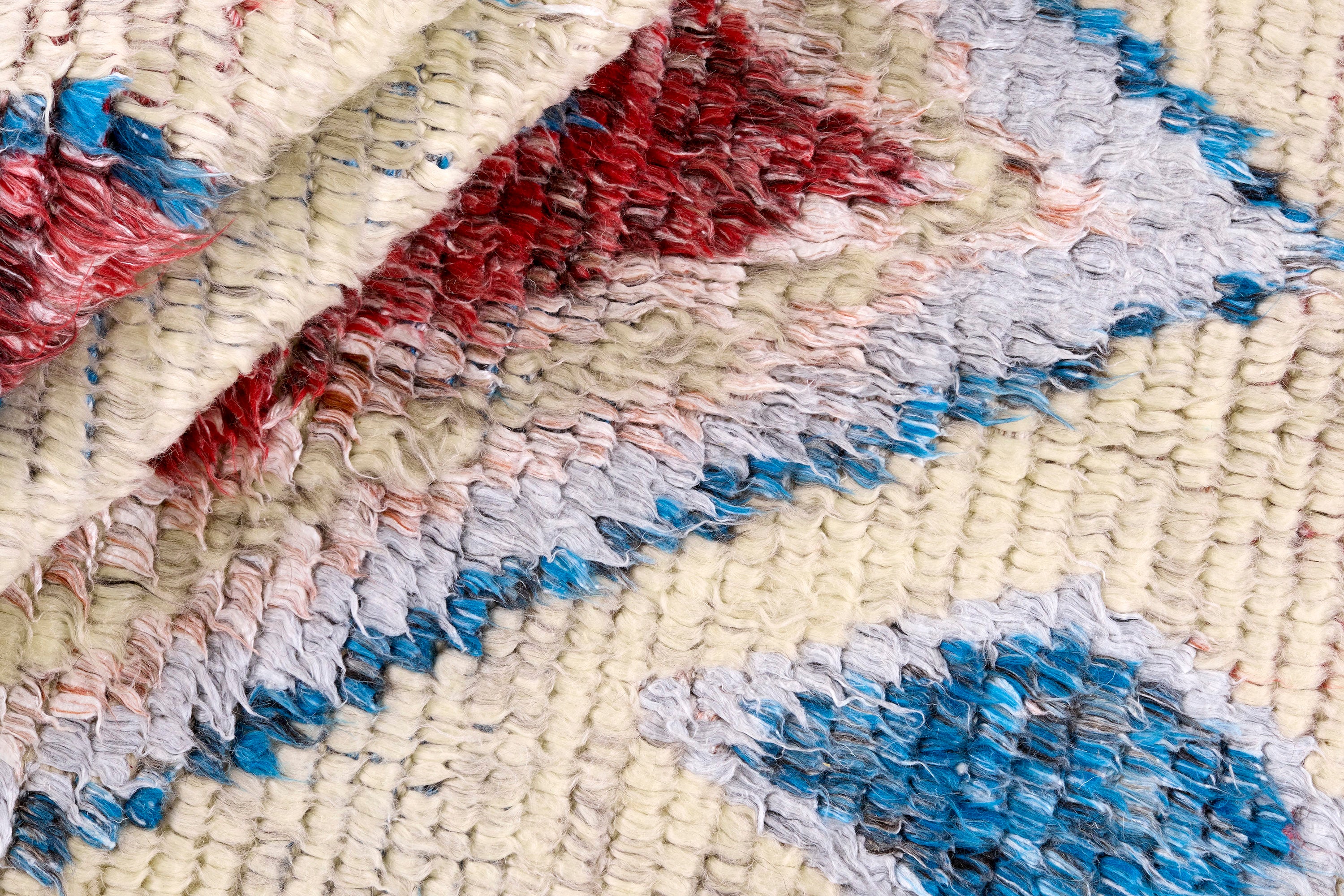Teppich TRIBE beige mit Rot und Blau