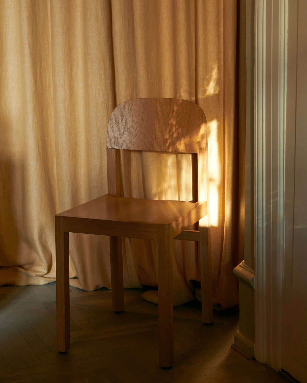 WORKSHOP Chair in Veneer and Oak Wood