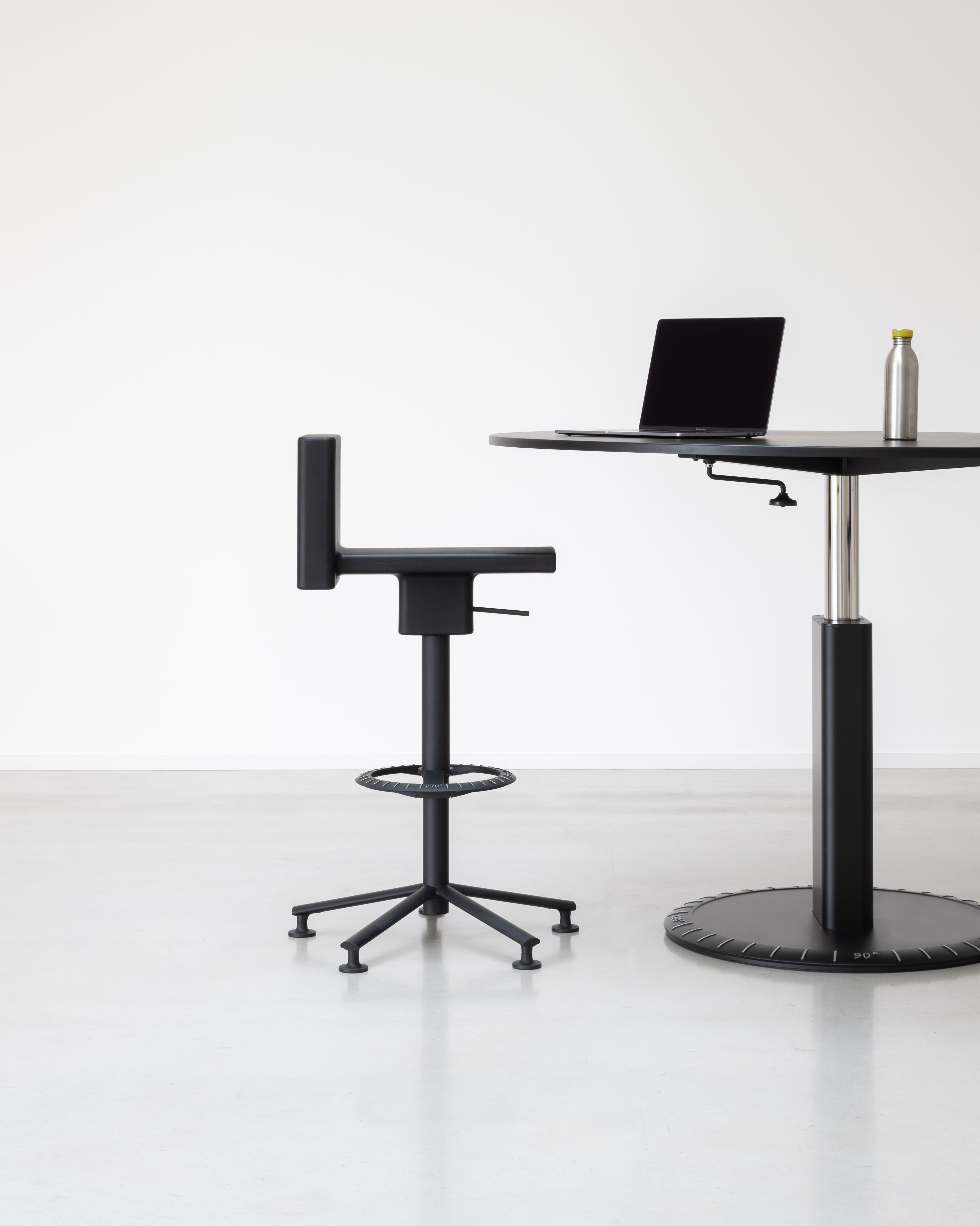 High swivel chair 360° black