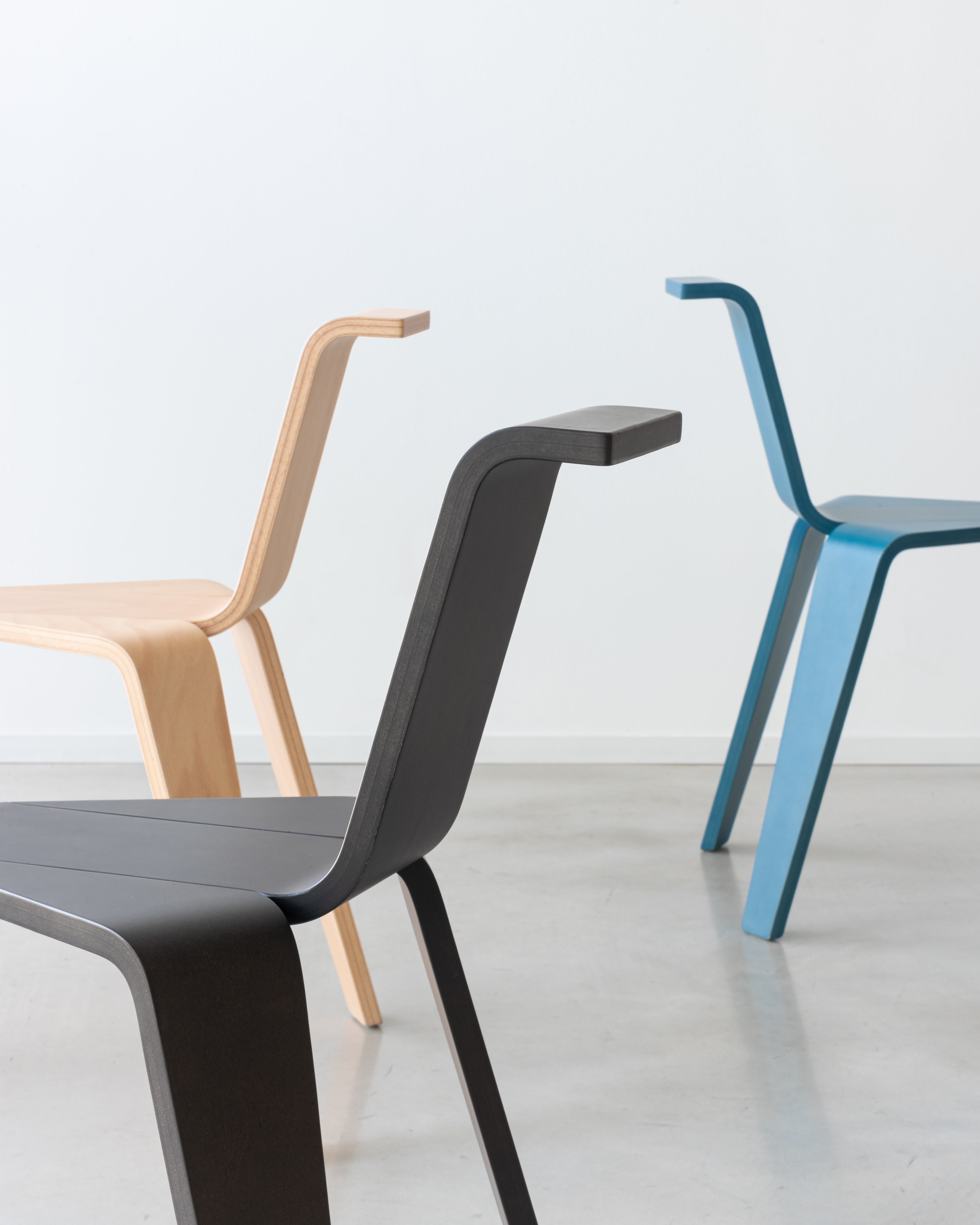 AKA Stuhl Schwarzes Buchenholz