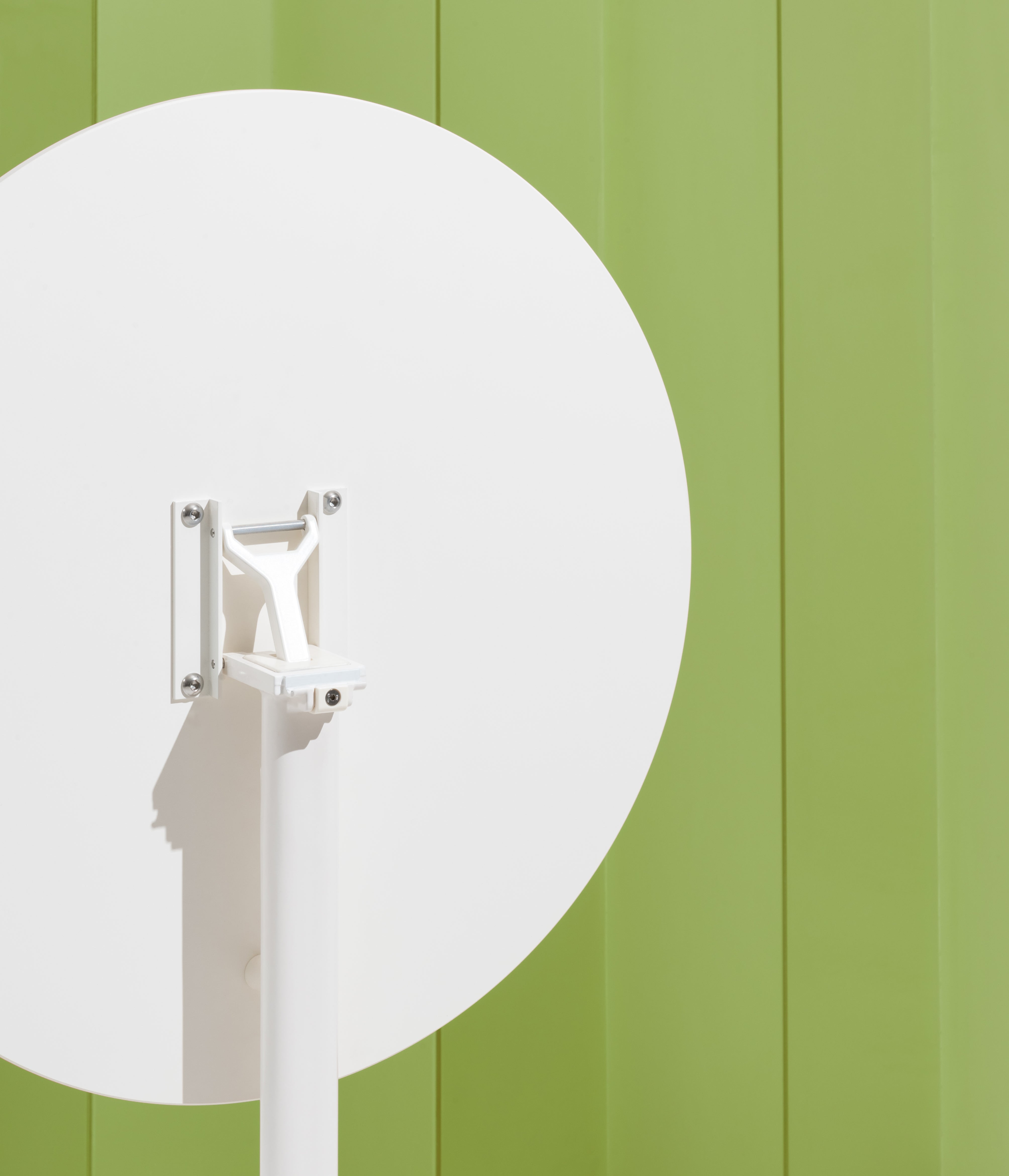 Round outdoor table CENTRAL black