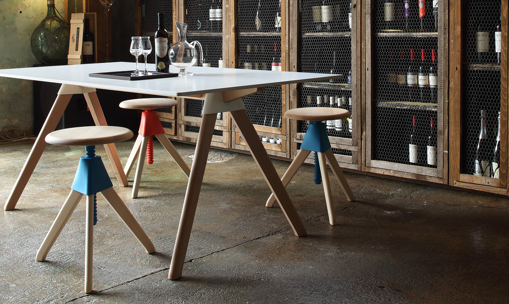 Verstelbare kruk TOM & JERRY van beukenhout