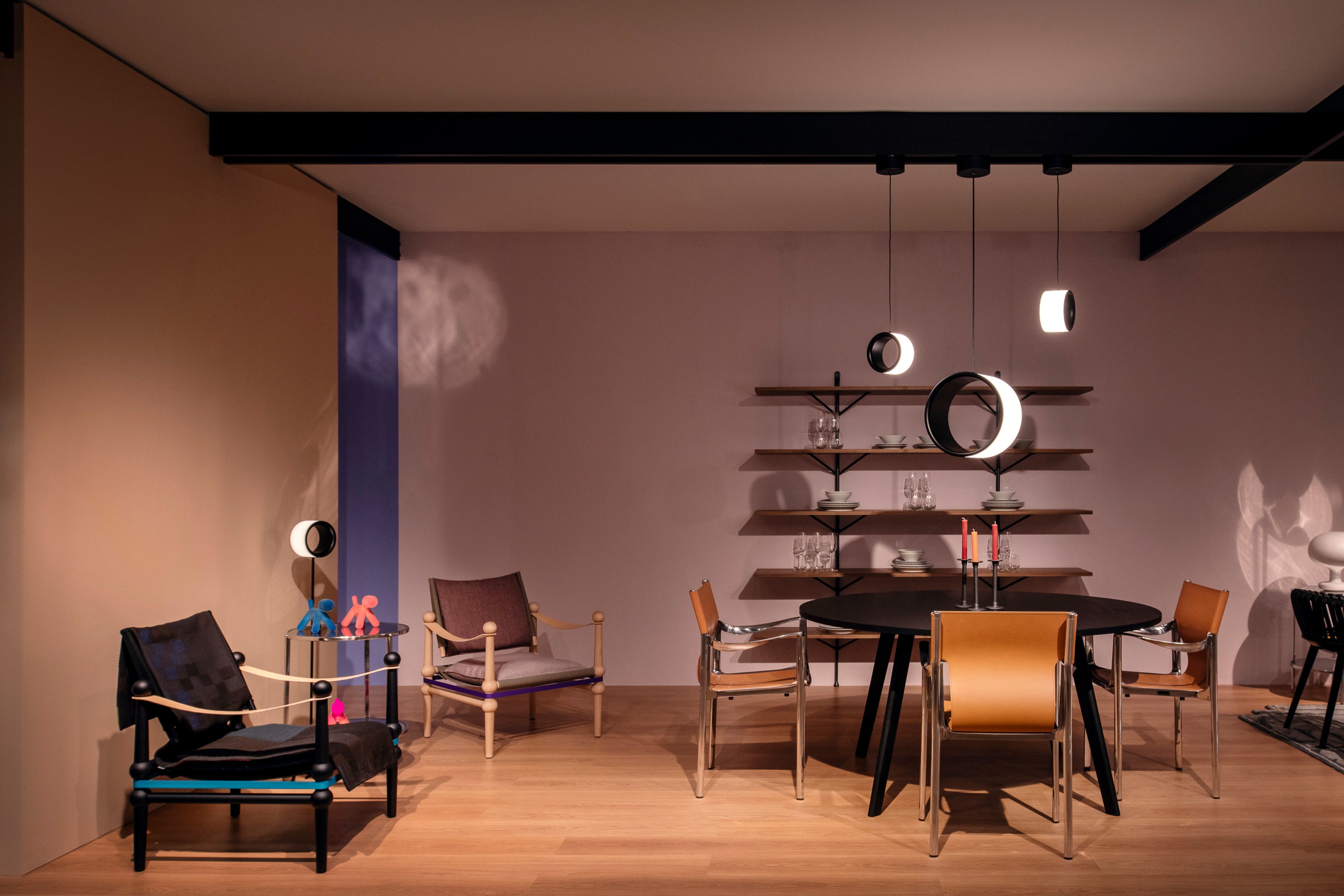 Ronde tafel PILO zwart esdoornfineer