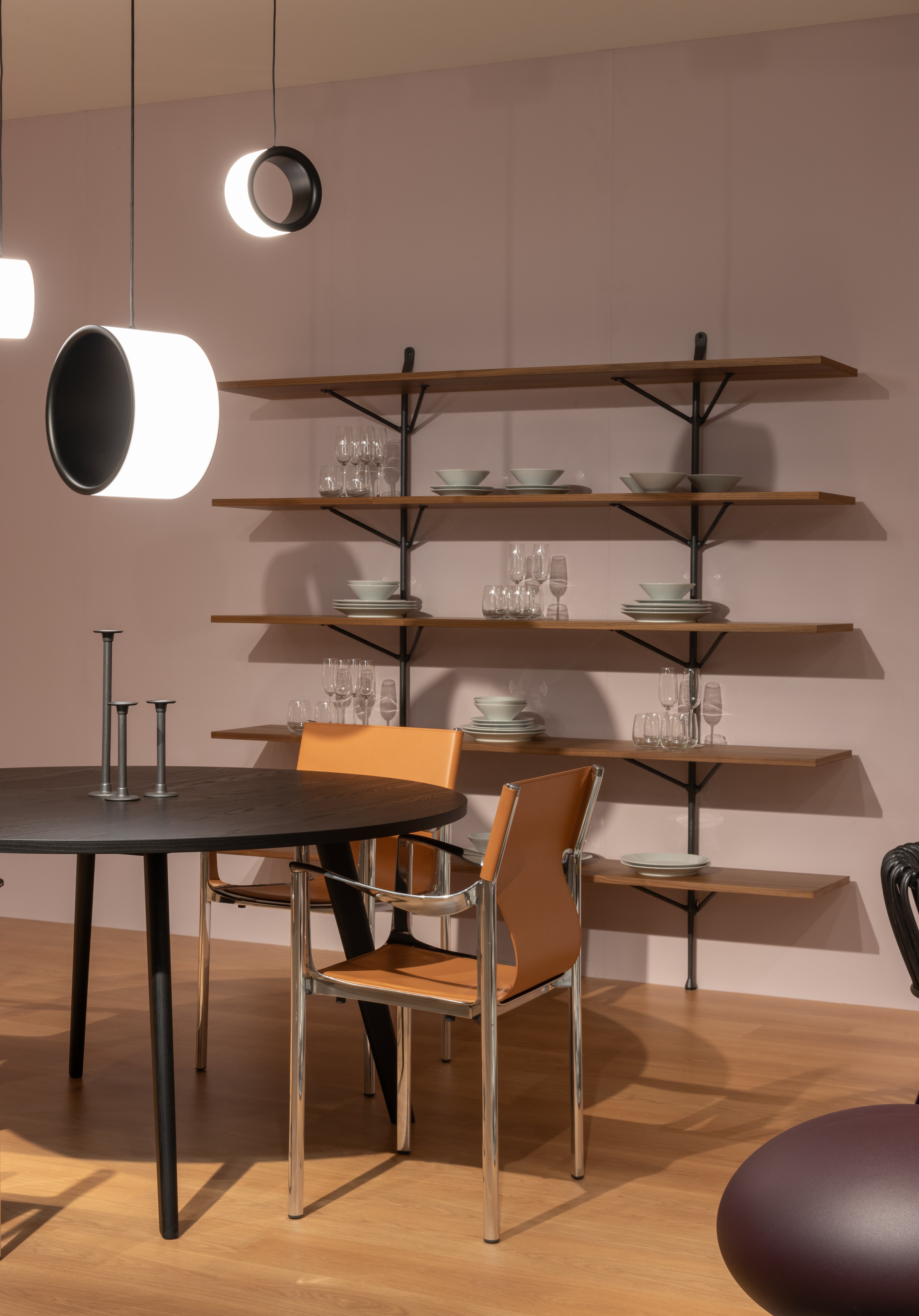 Ronde tafel PILO zwart esdoornfineer