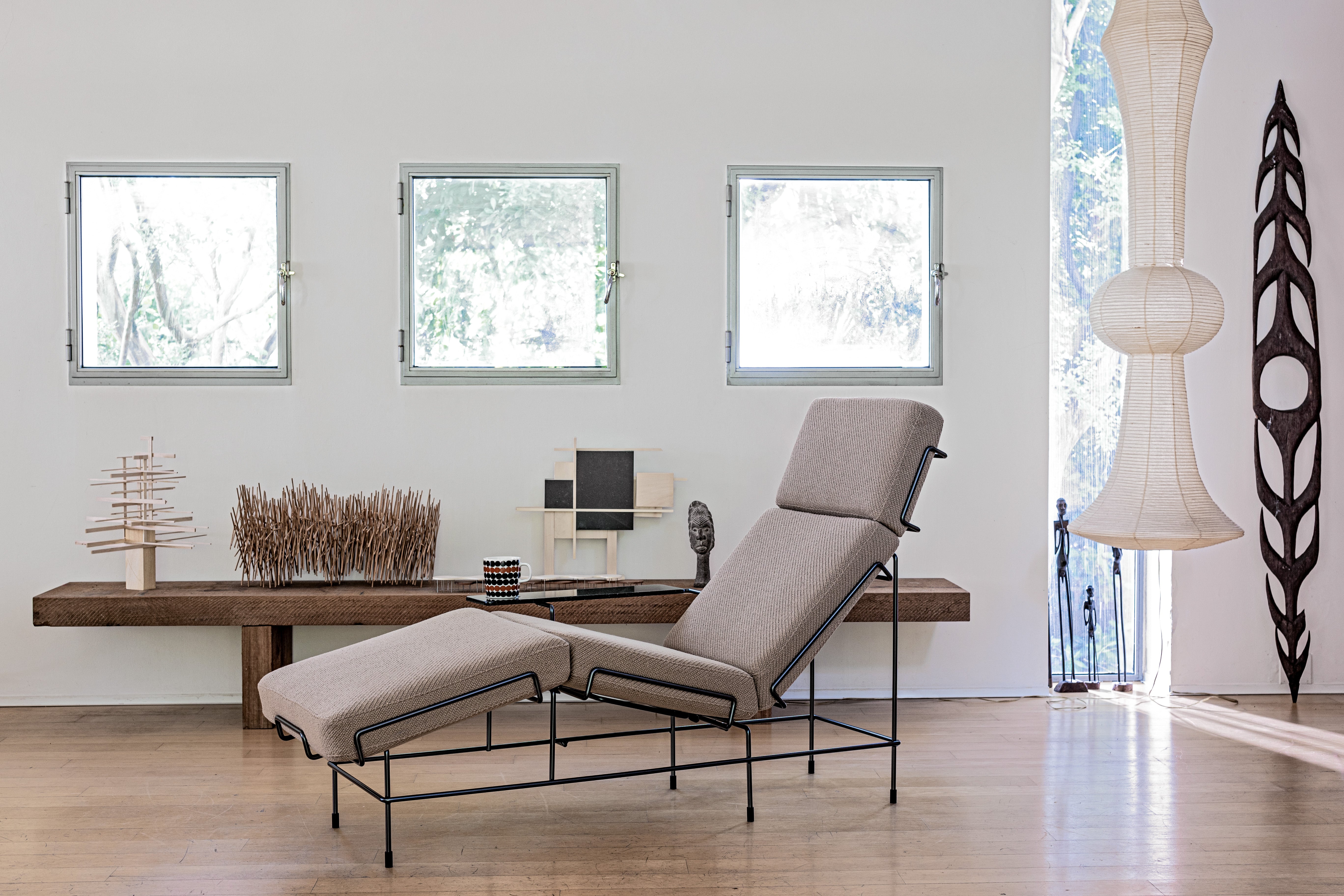 TRAFFIC upholstered daybed with a black steel base