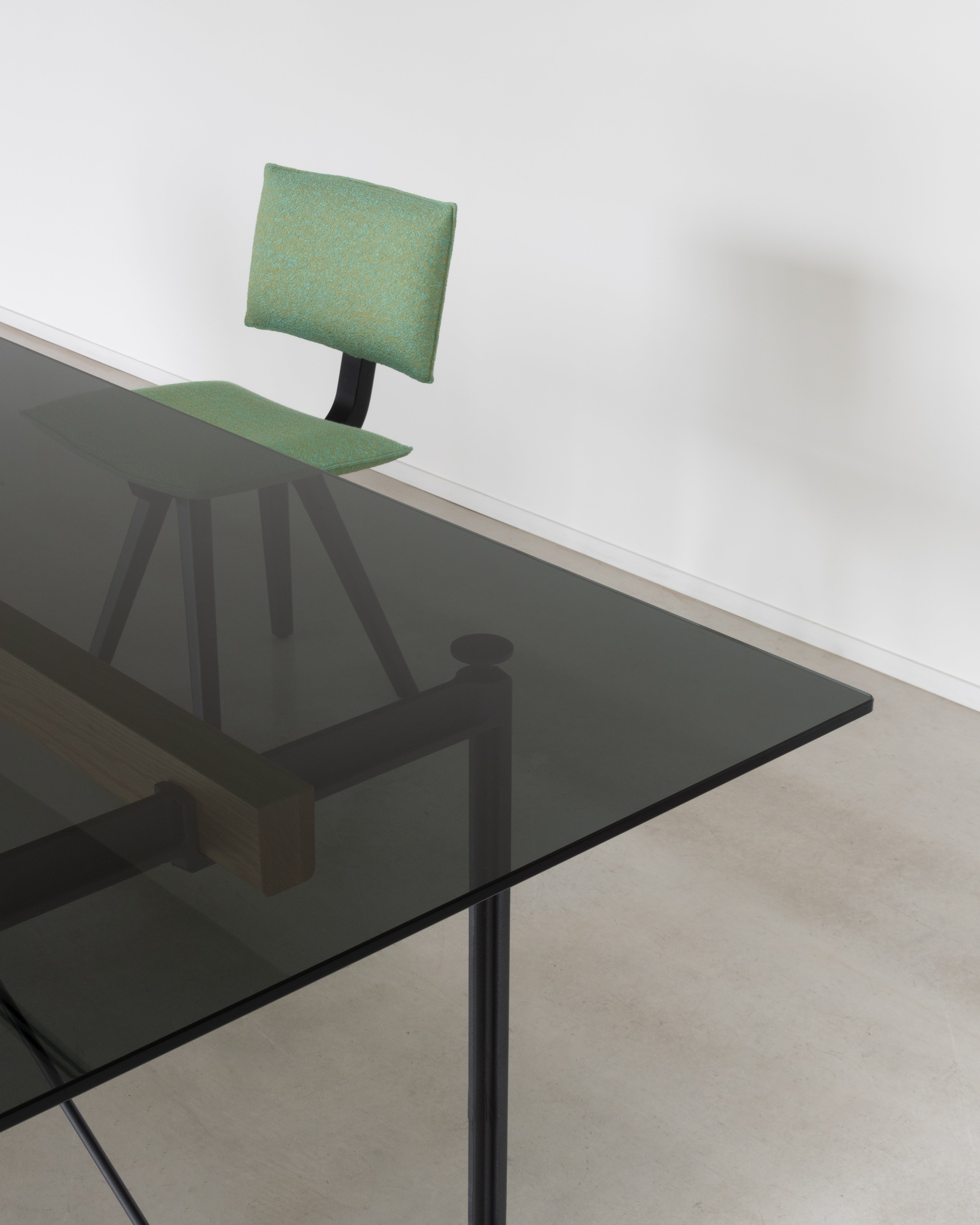 BRUT table with turquoise base