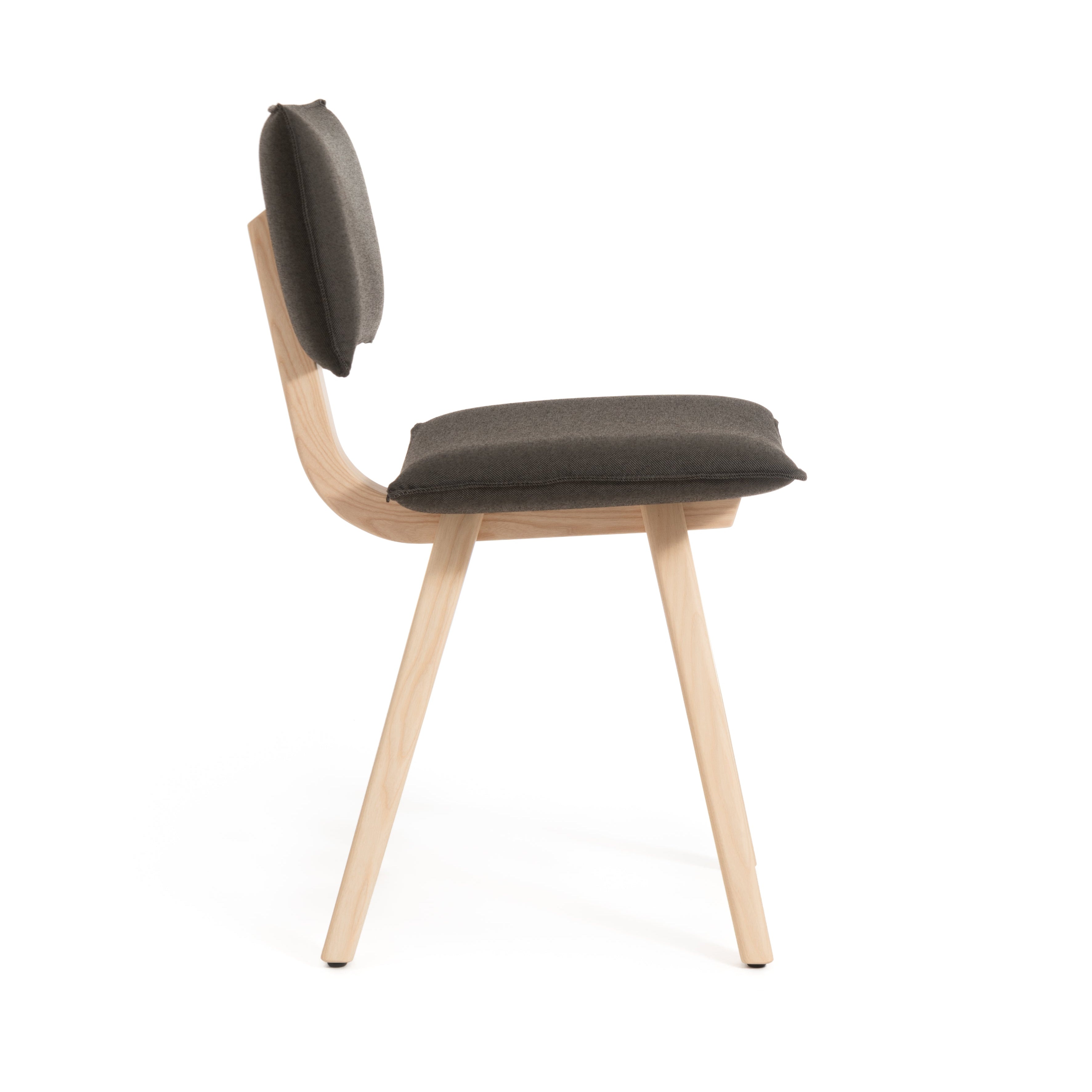 TRAVE Polsterstuhl mit hellem Eschengestell