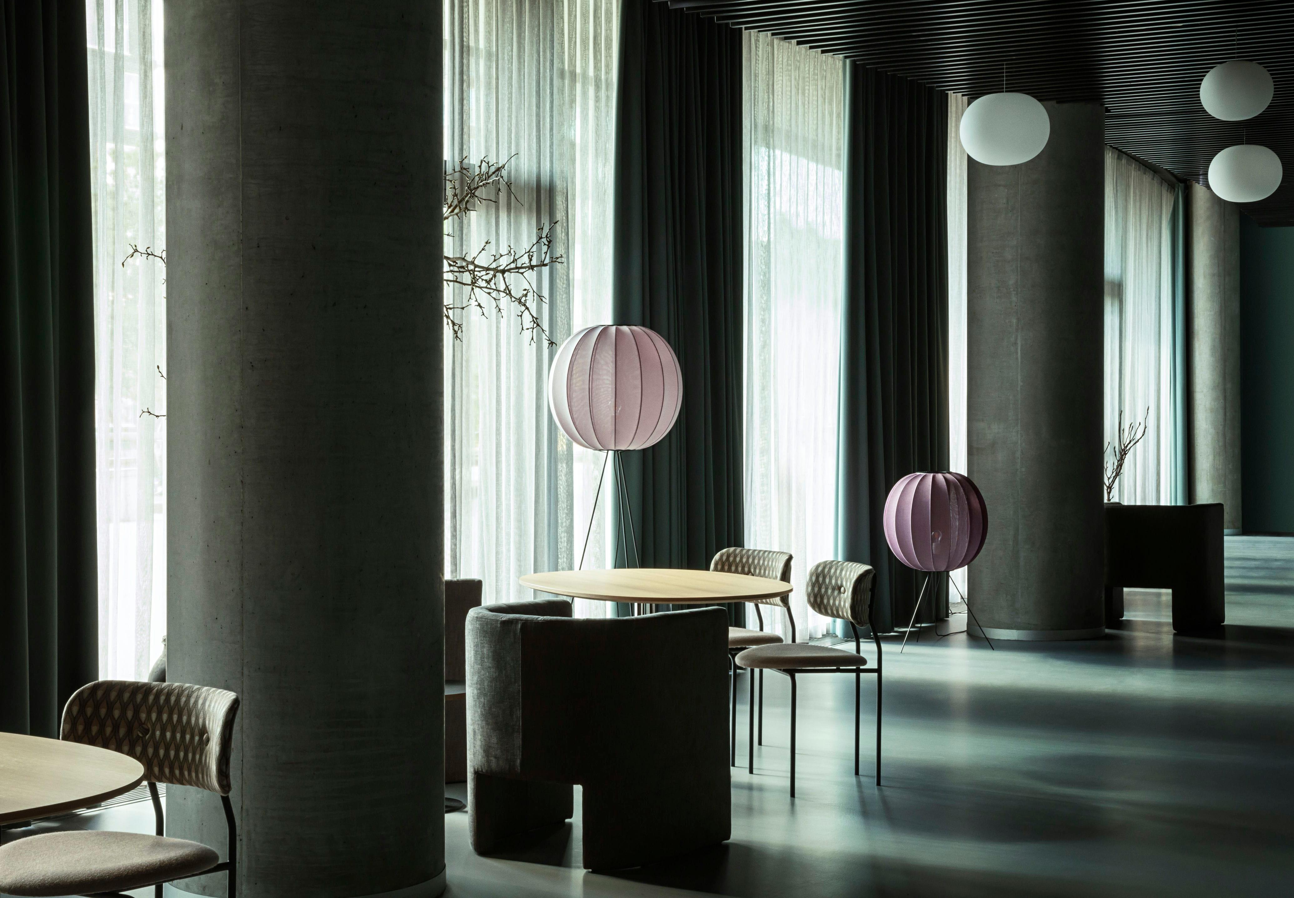 Low tripod floor lamp KNIT-WIT blue