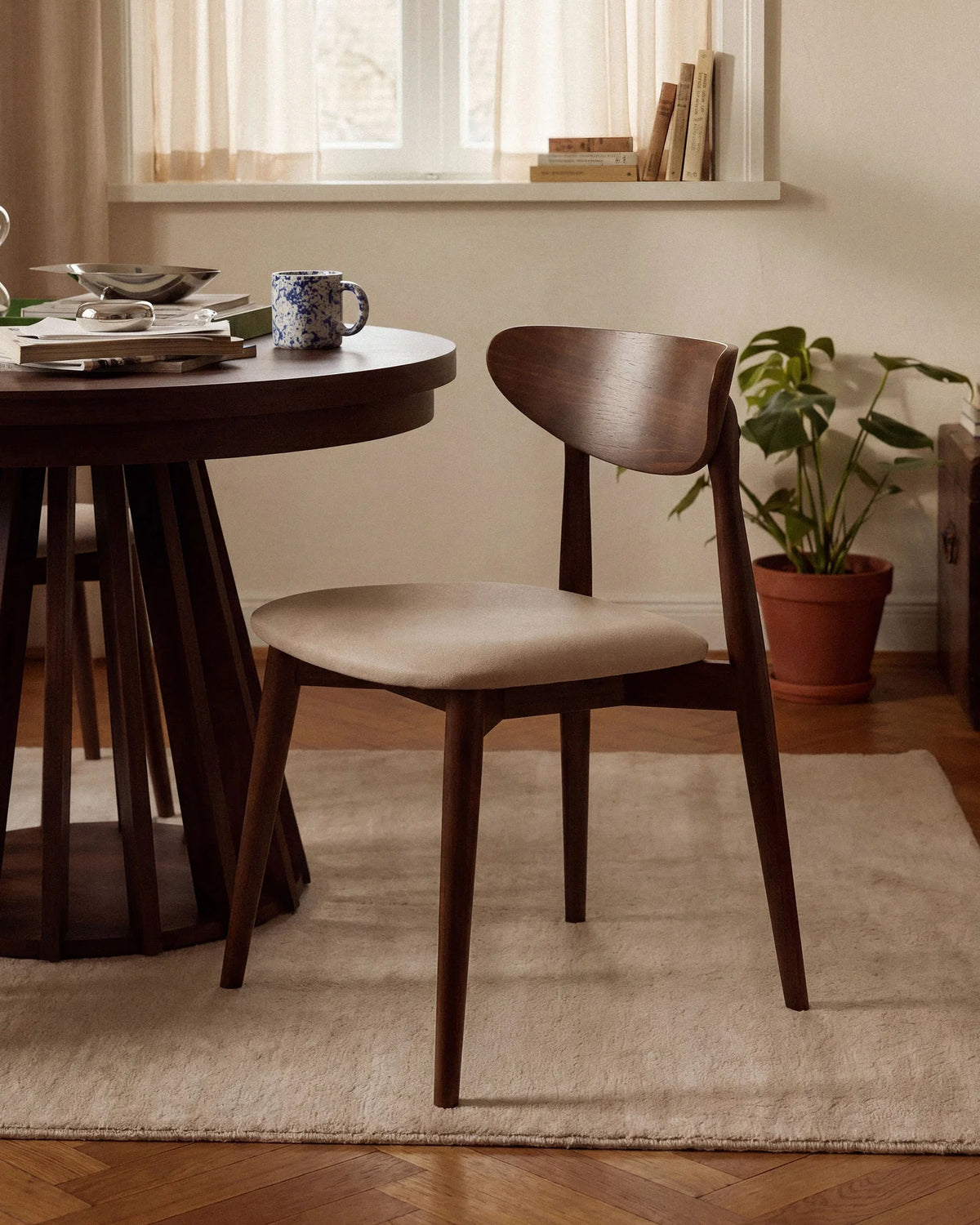 Stoel LEON bordeaux chenille
