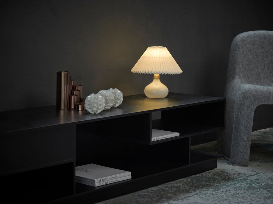 Lampa stołowa MODEL 314 biały – Le Klint