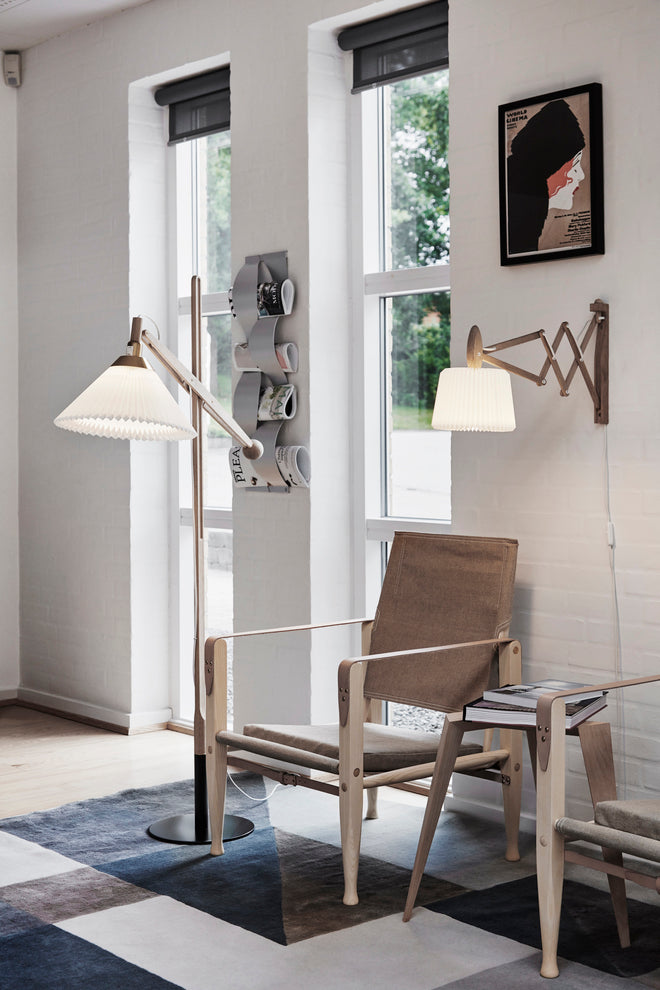 Floor lamp MODEL 325 white with light oak base