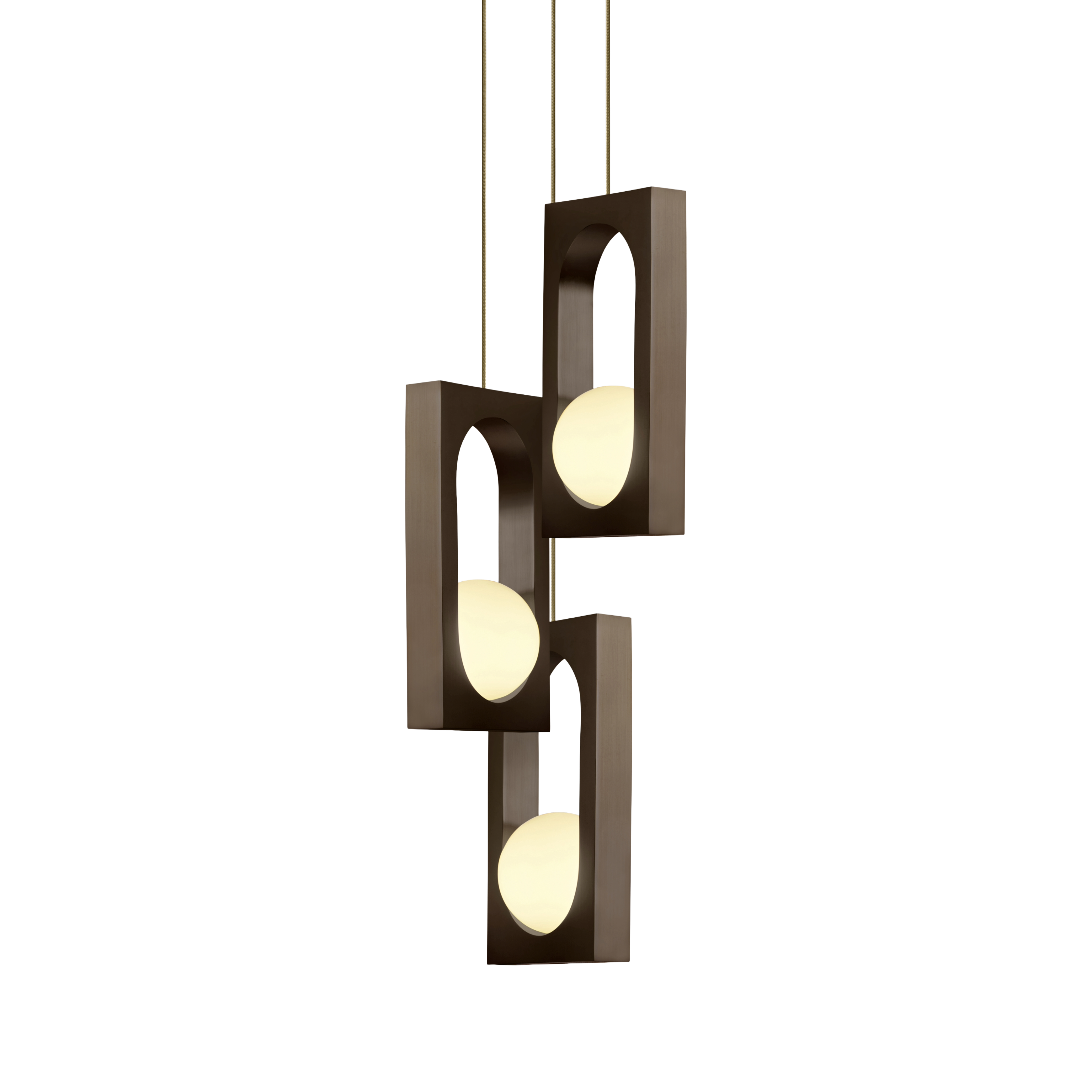 Hanglamp 3-punts MYTHOS met opaal glazen kap en zwart messing.