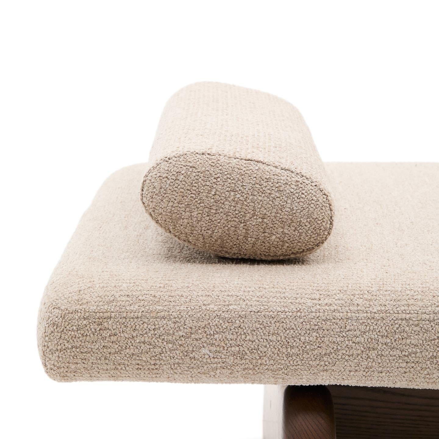 Ligbed TOPAZ beige chenille met een donkere essen basis