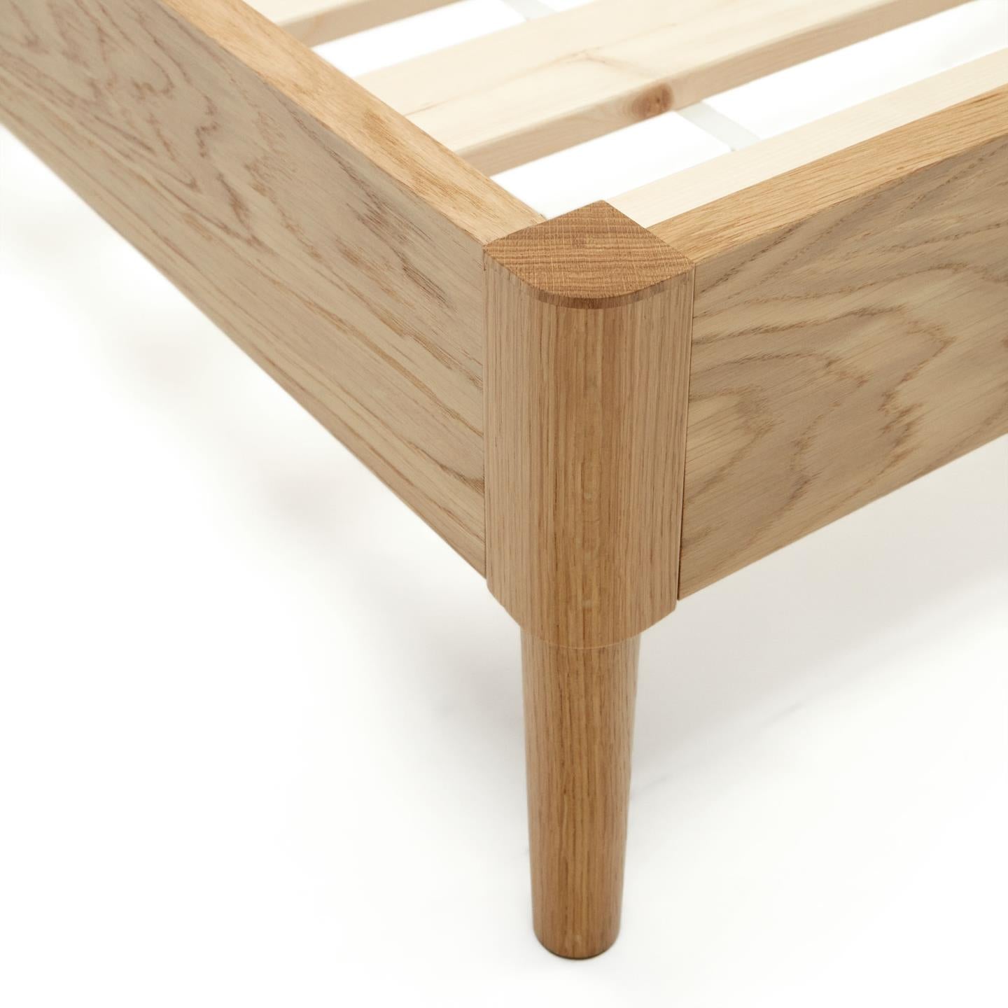 Łóżko LENON fornir dębowy – Kave Home