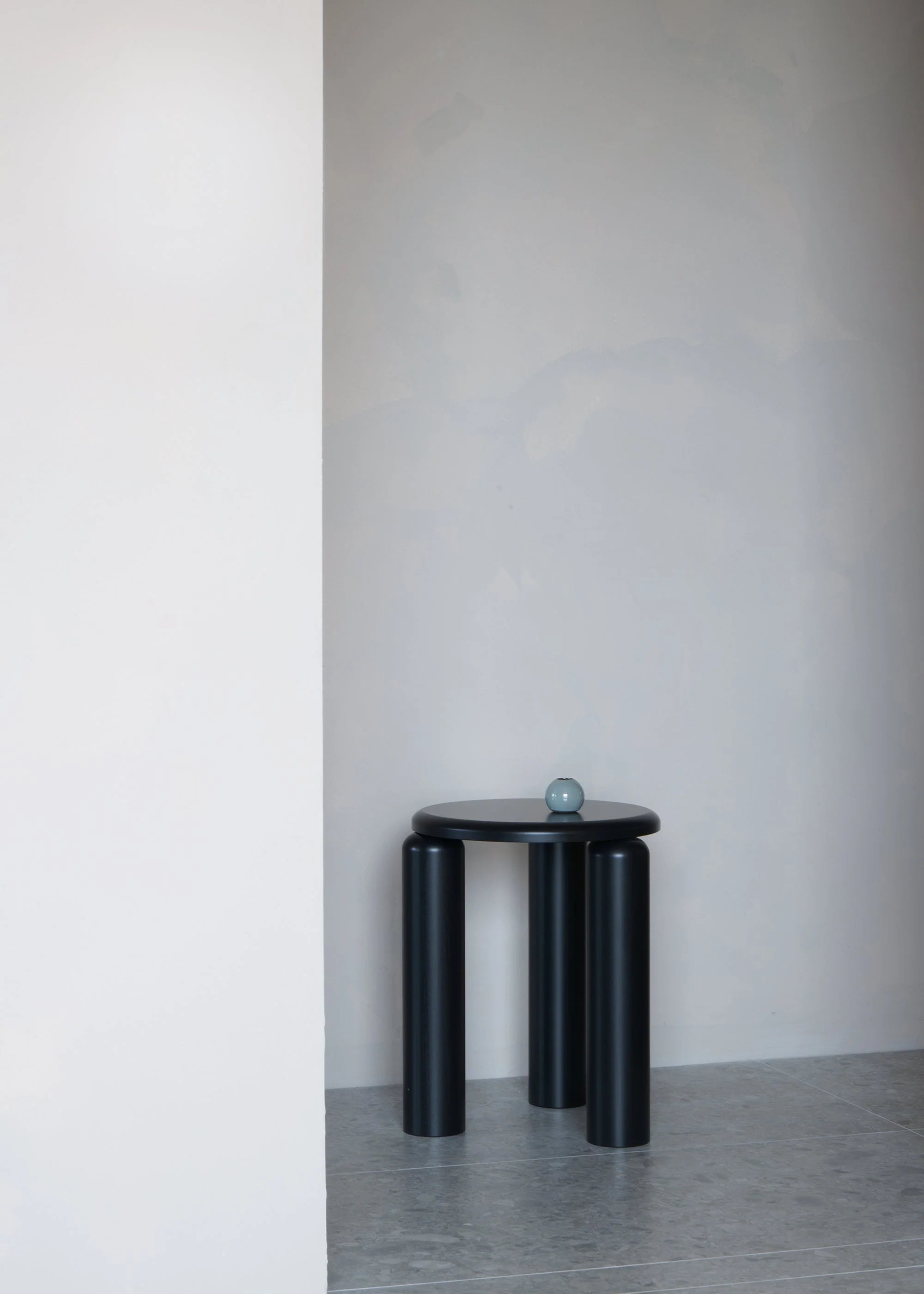 NEO zijtafel zwart essenhout