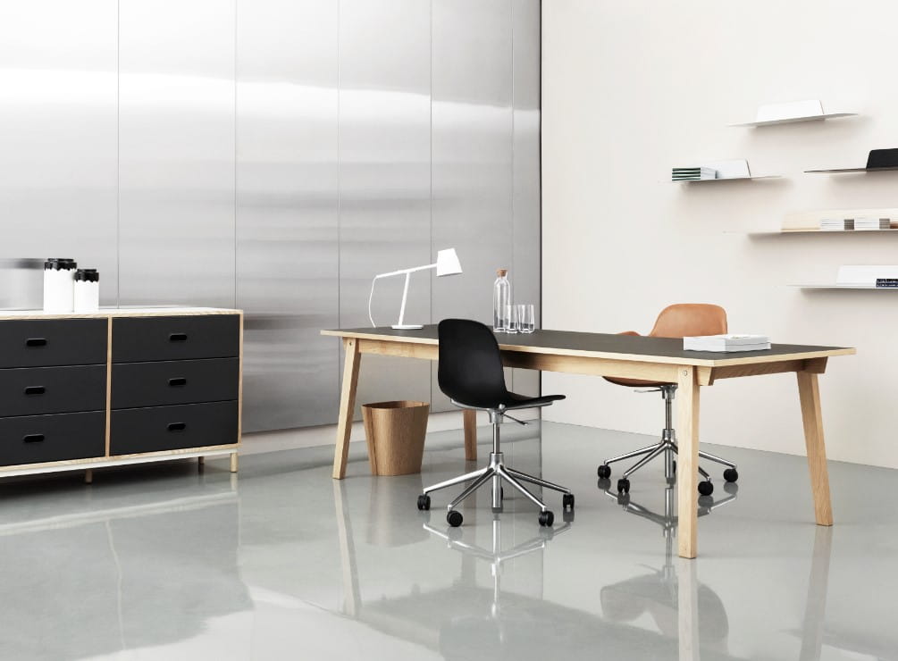 Bureau stoel met verstelbare FORM 5W wit met zwarte basis op wielen