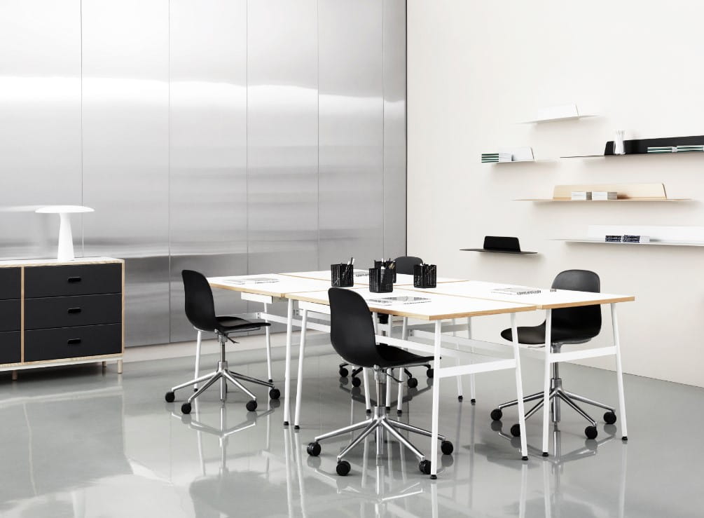 Bureau stoel met verstelbare FORM 5W rood met aluminium basis op wielen