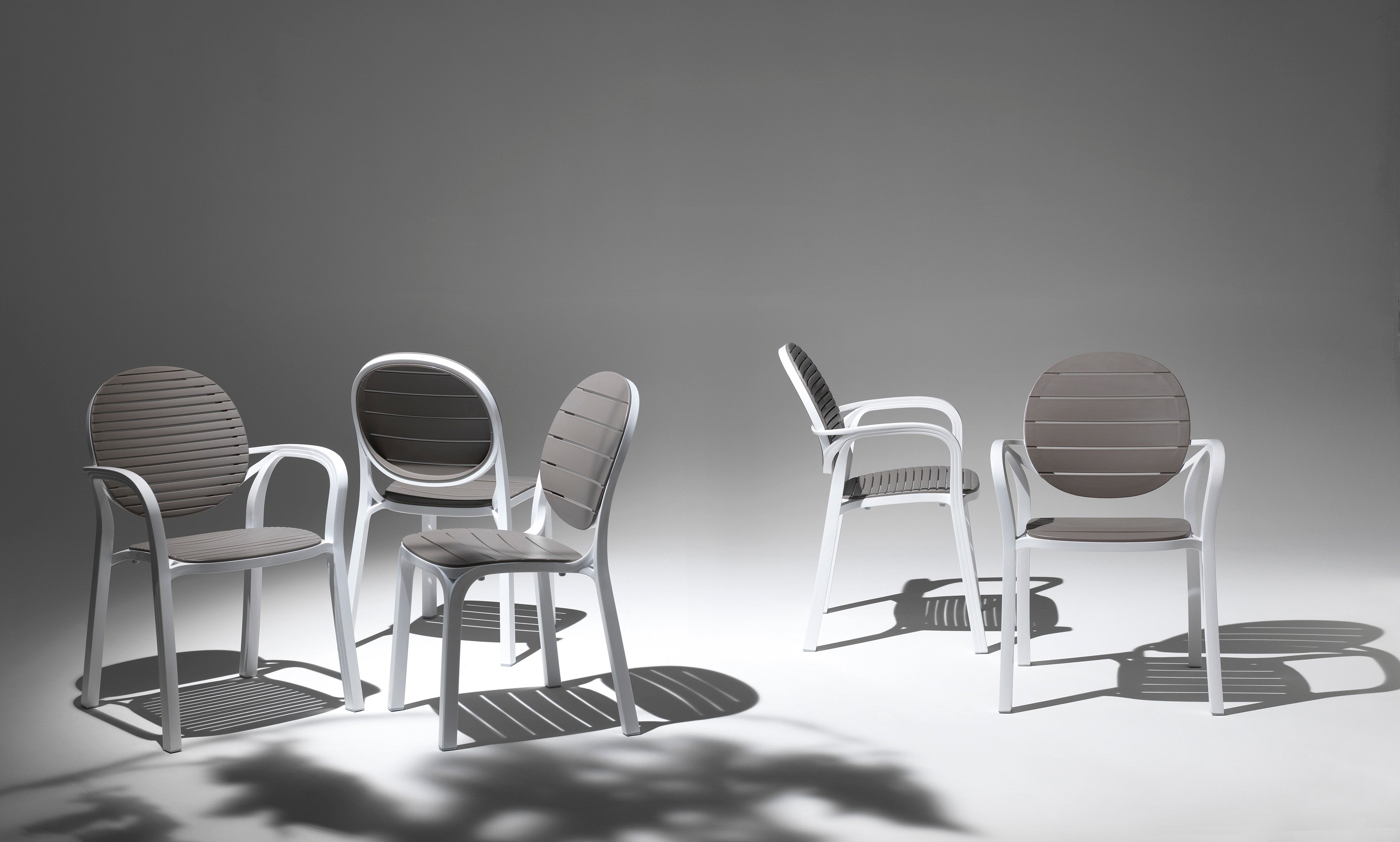 Outdoor chair with armrests PALMA taupe with white base