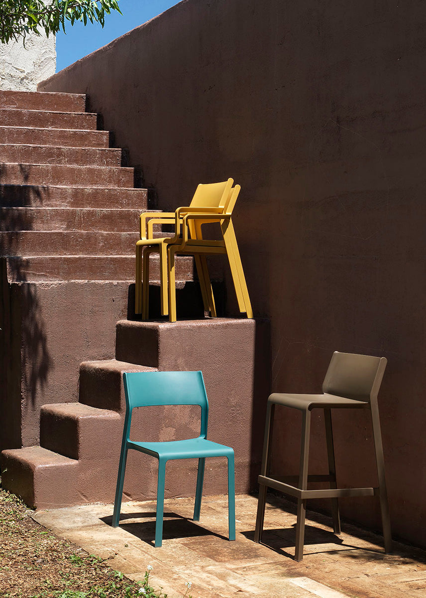 TRILL Brown Outdoor Chair with Armrests