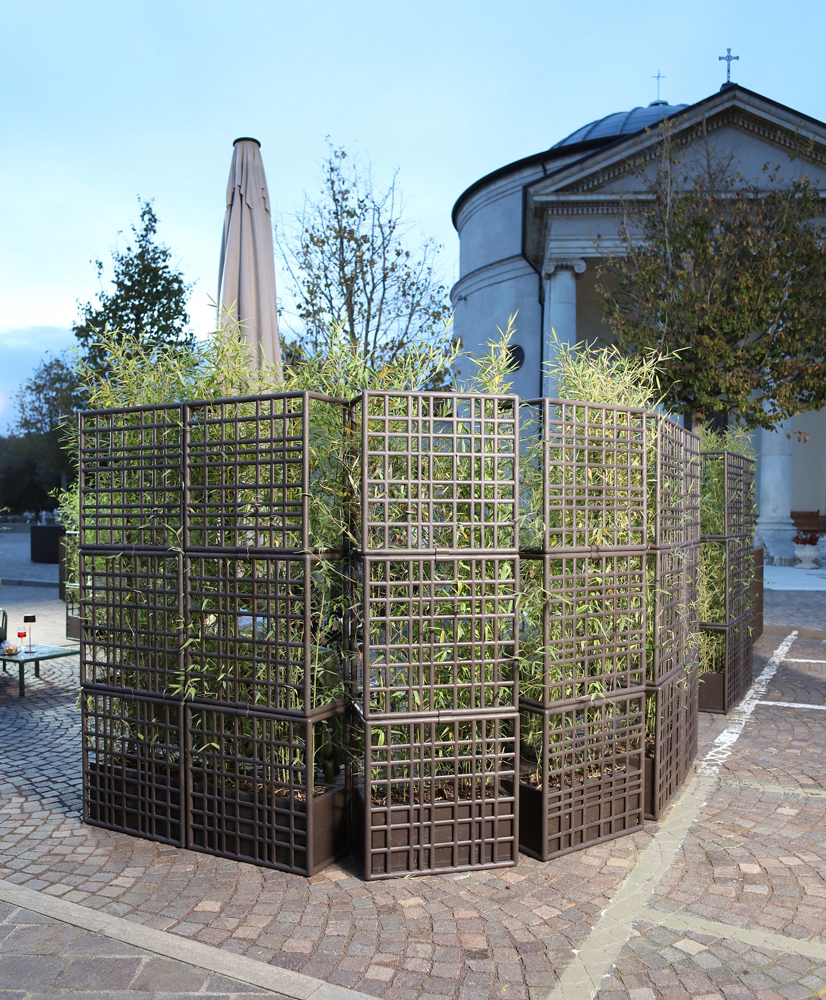 Modulares Außensystem mit Pflanzgefäß SIPARIO erdiges Braun
