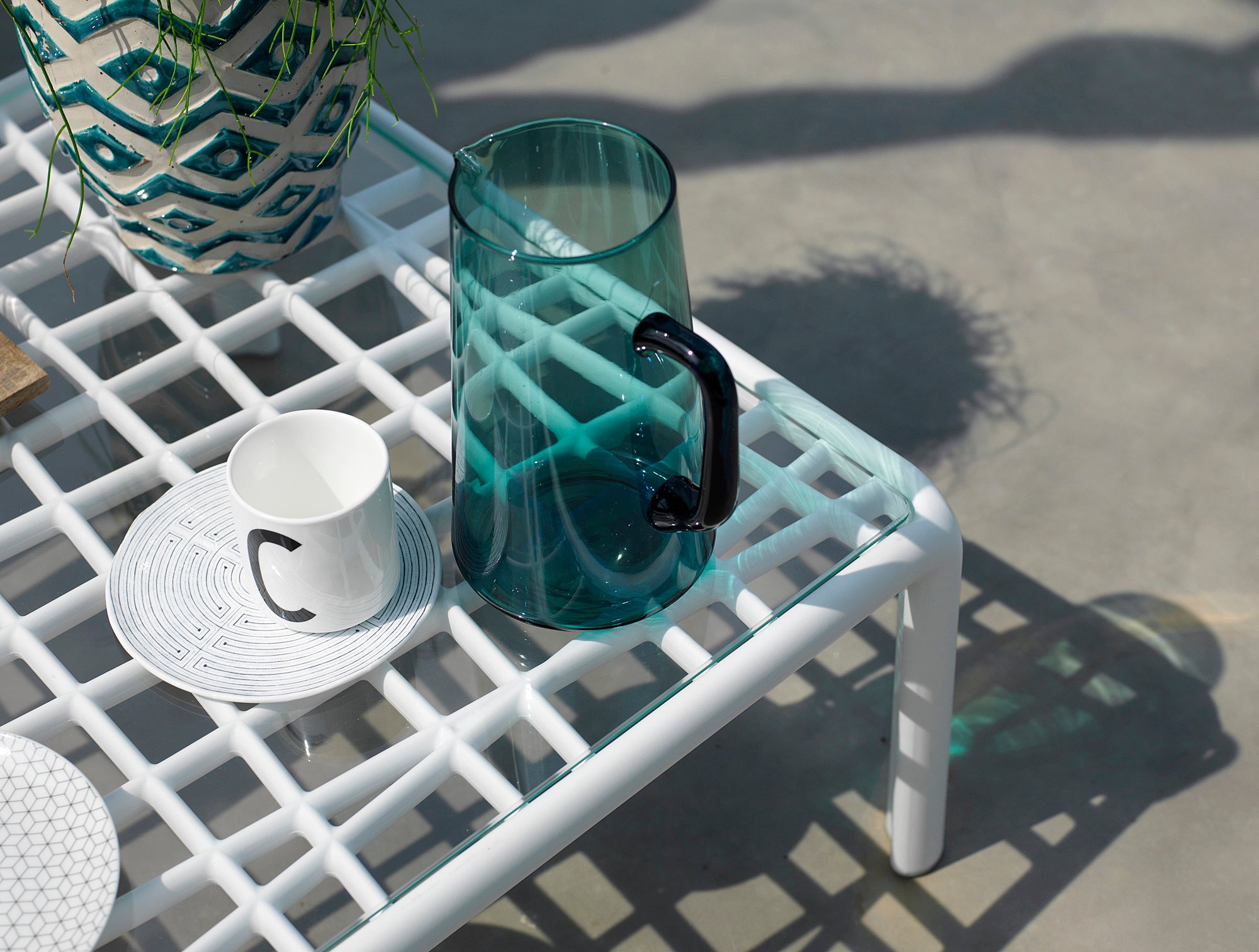 Witte vierkante buitenkoffietafel KOMODO