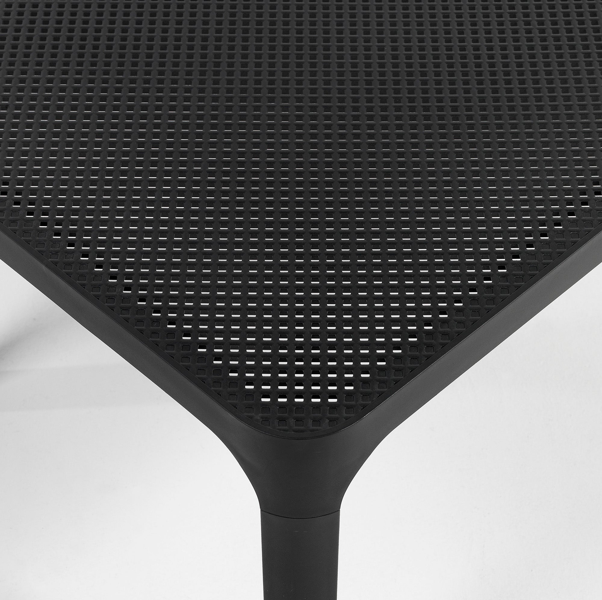 Mustard NET Outdoor Table