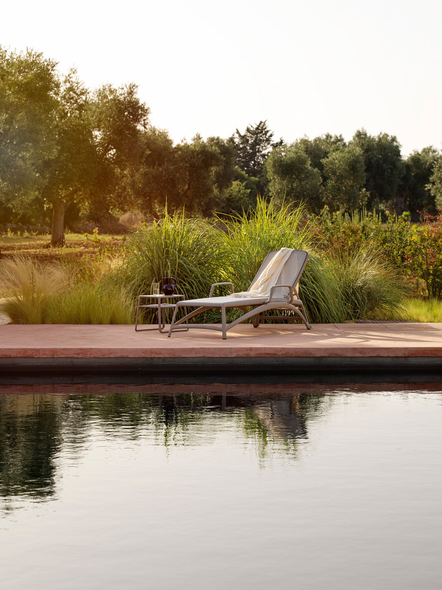 Buiten zijtafel POP taupe